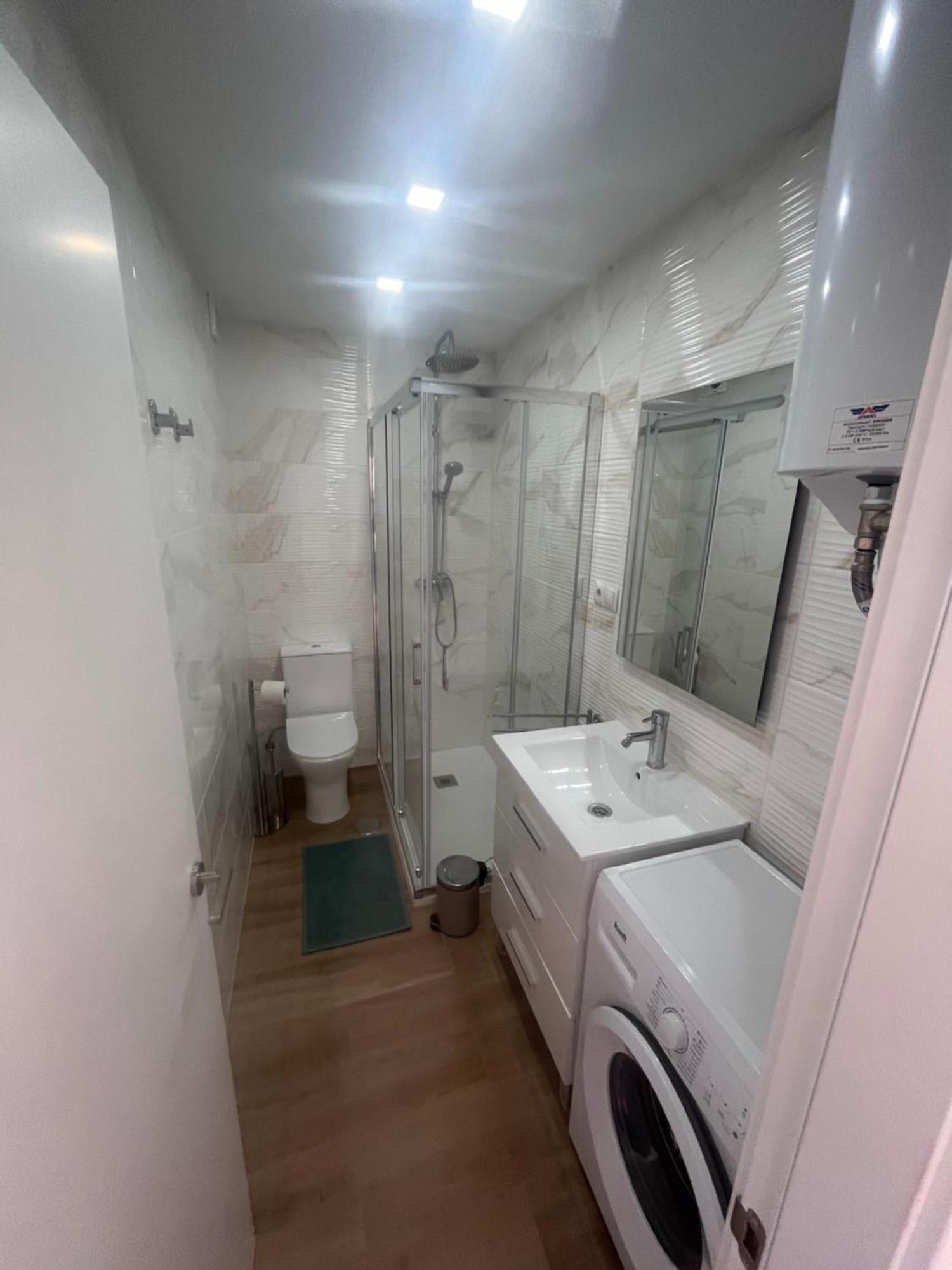 Lidia Planta 1, La Carihuela 1ª Linea Playa, Vistas Mar, 1 Dormitorio, 52 M2, 1-3 Huesped, Amplio Balcon, Wifi Apartment Torremolinos