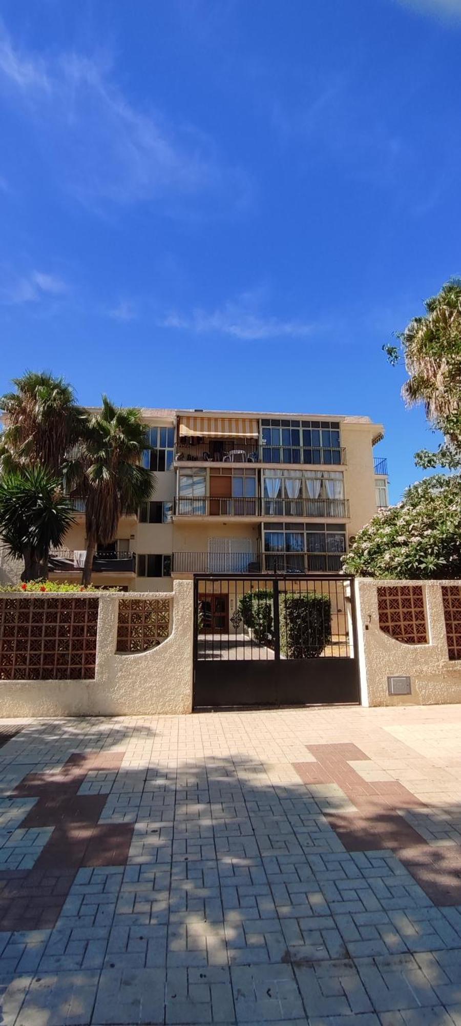 Bajondillo Apartment *