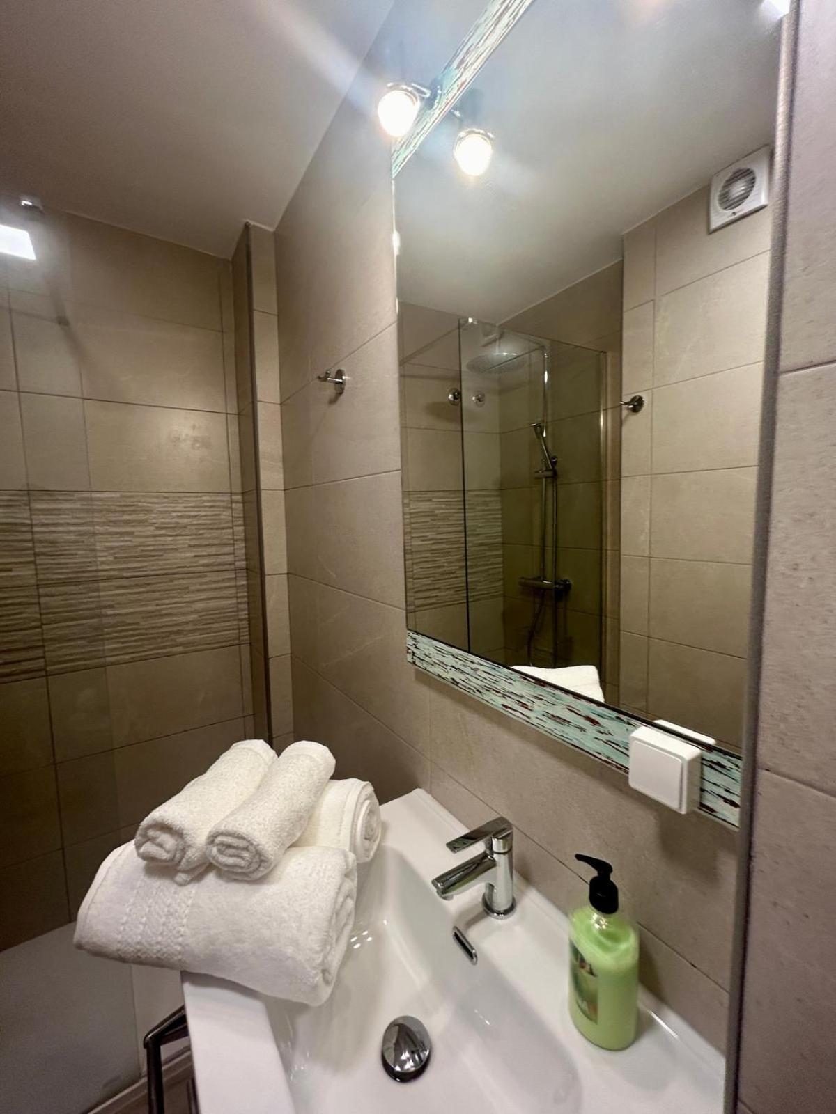 Centro Estudio Con Balcon Apartamento