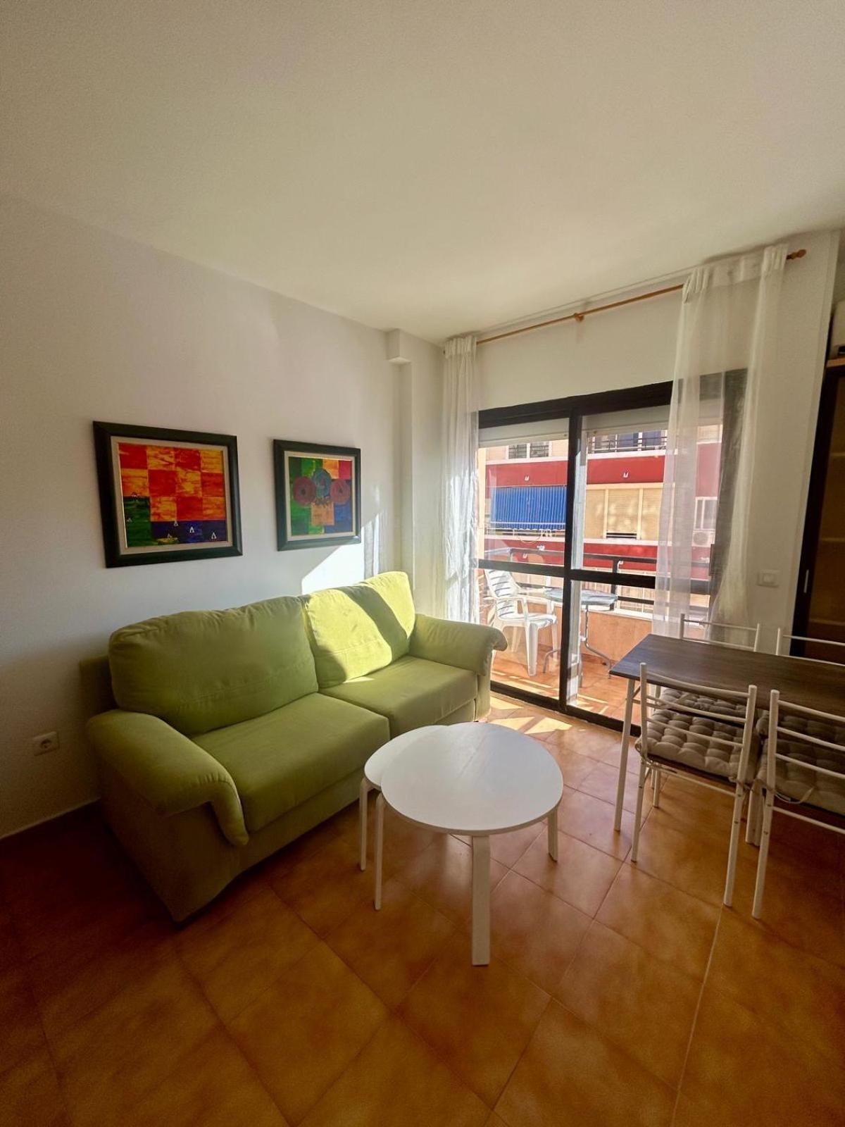 Centro Estudio Con Balcon