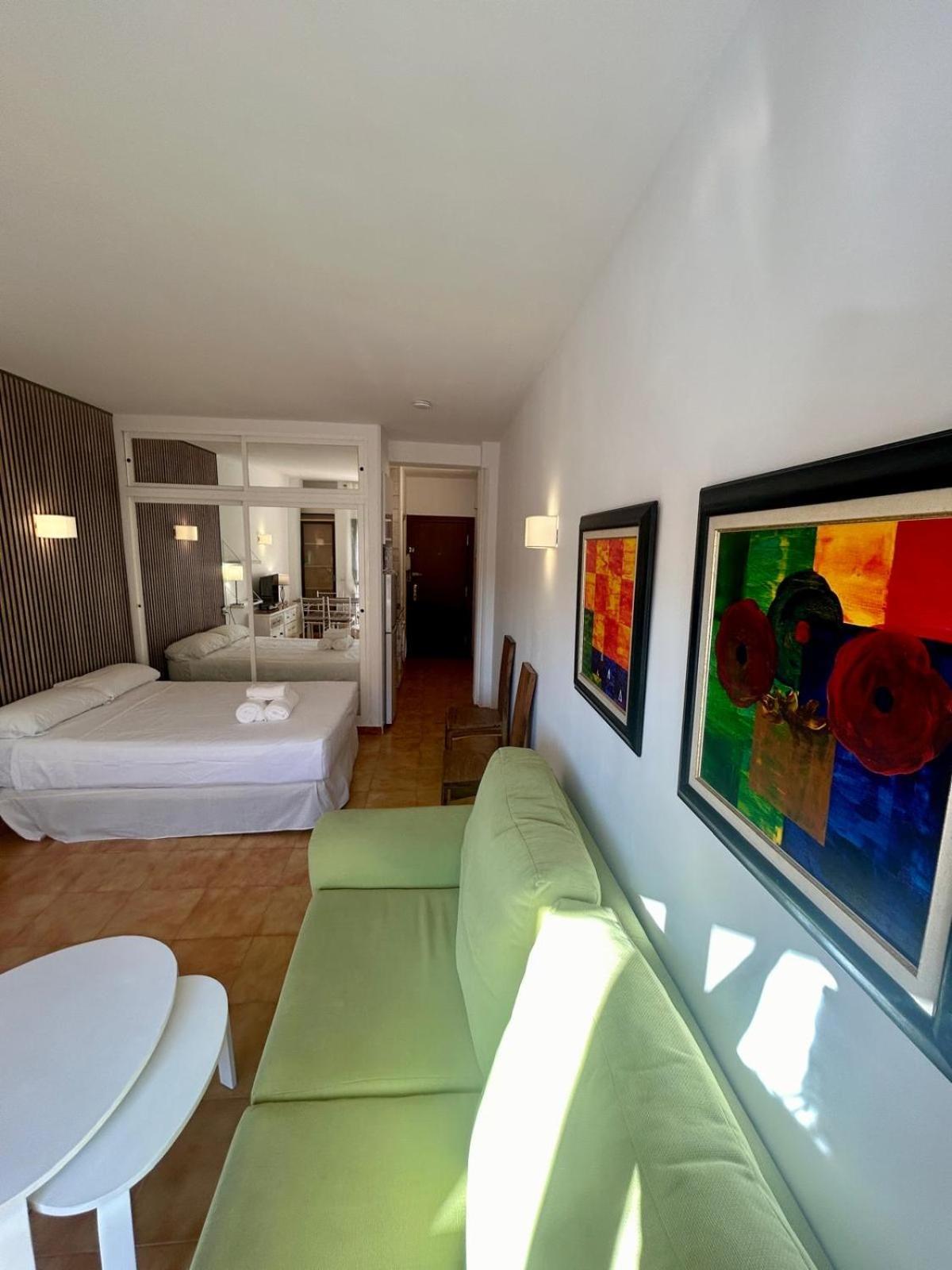 Apartamento Centro Estudio Con Balcon