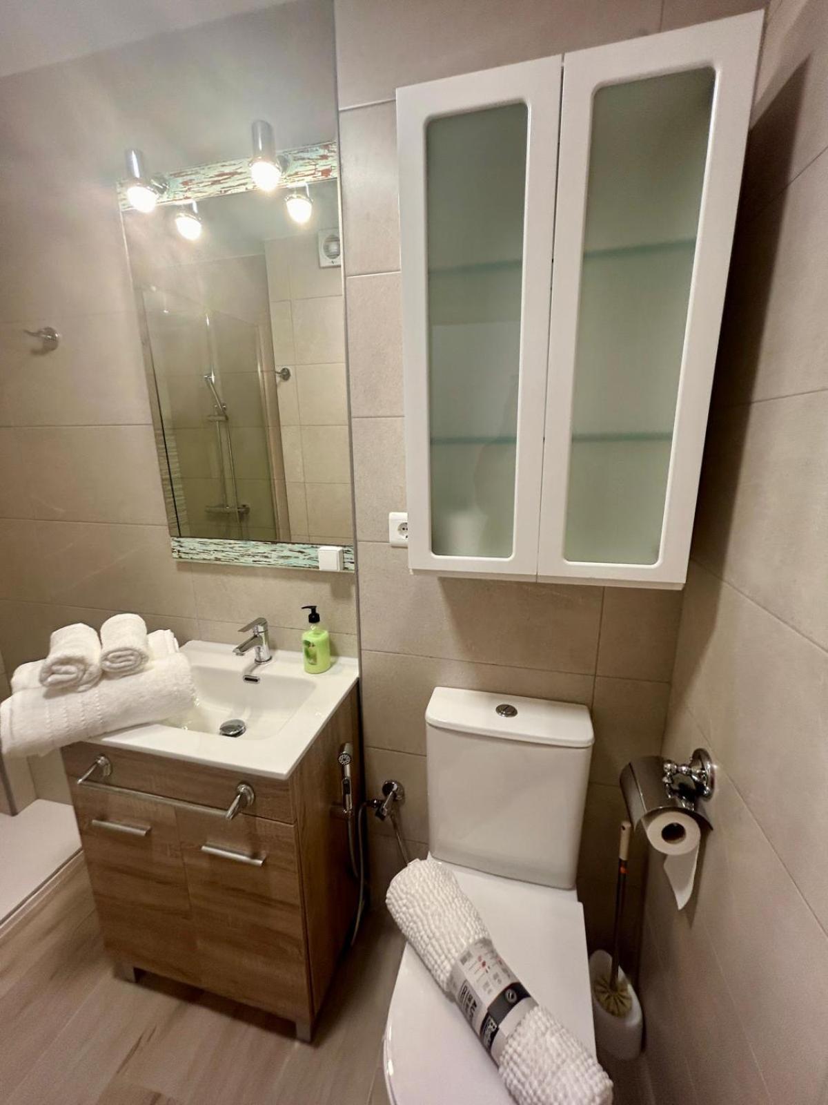 Centro Estudio Con Balcon Apartamento *