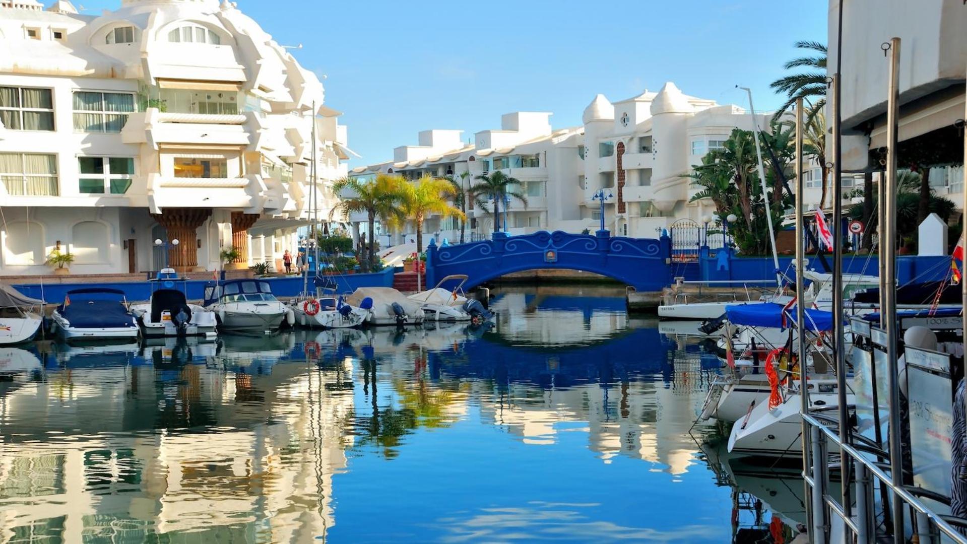 La Colina & Pool