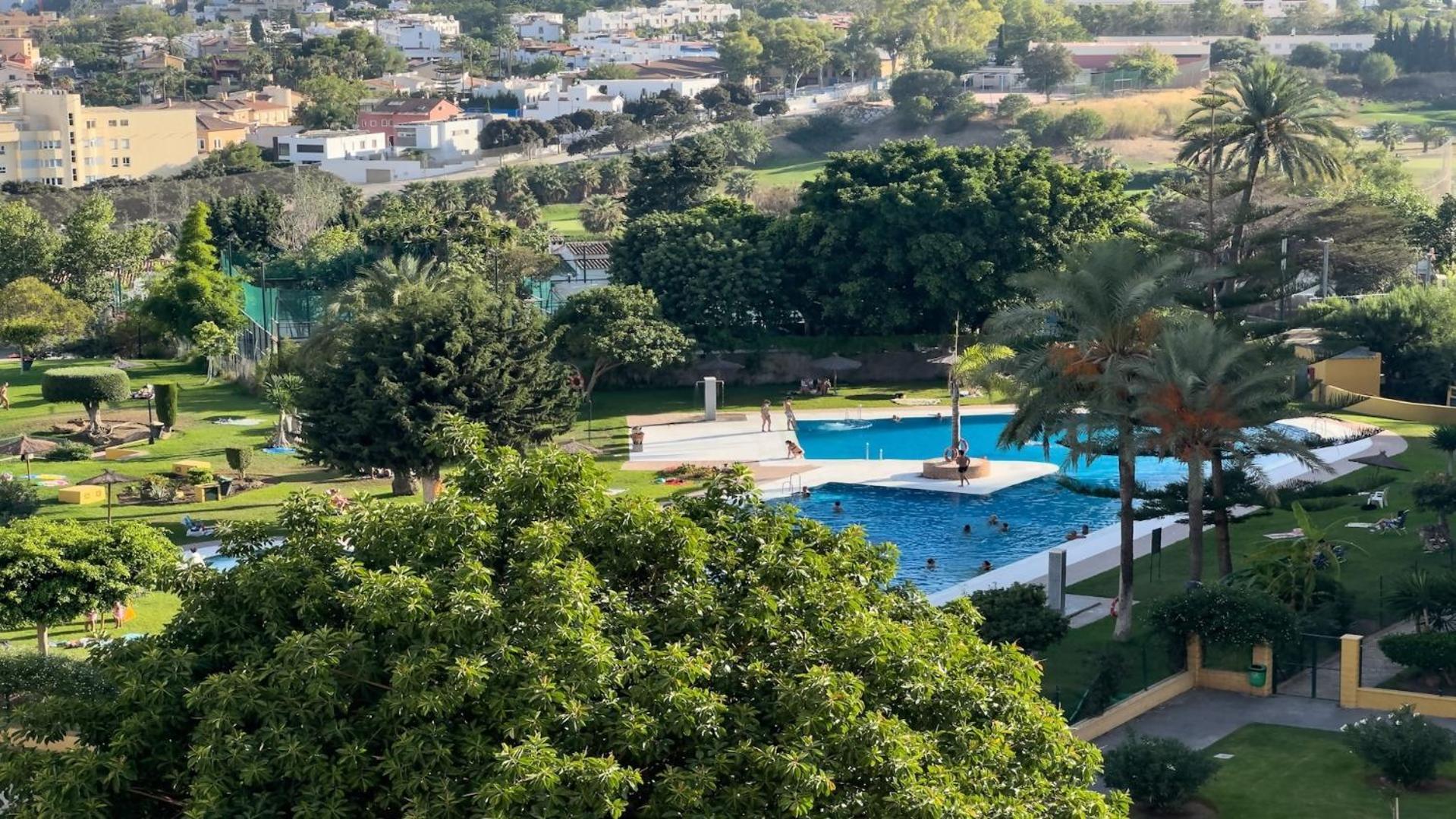 La Colina & Pool