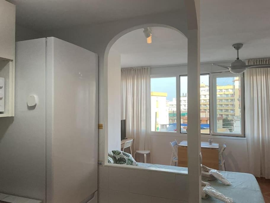 Helios - City Center - Parking Apartment Torremolinos