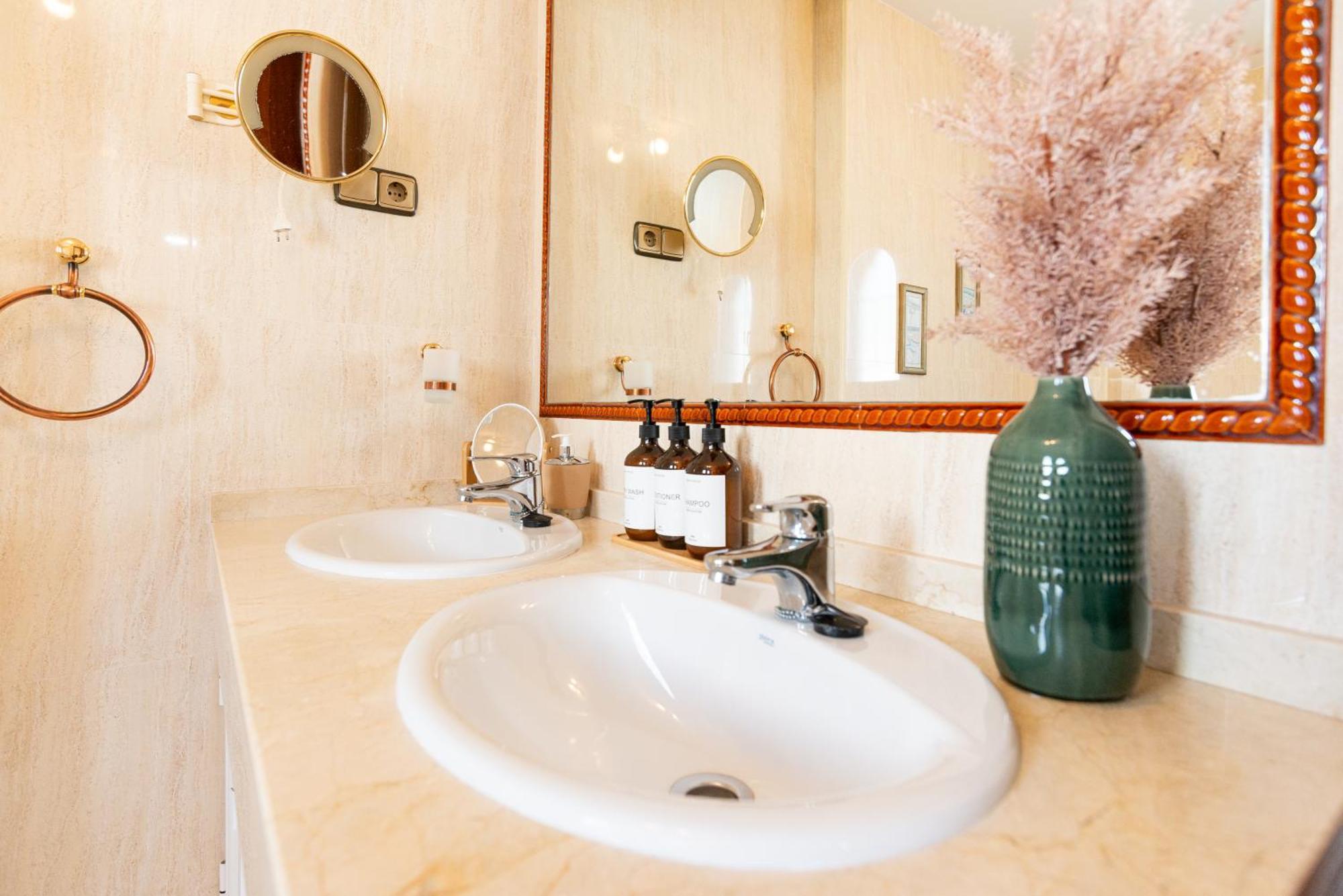 Villa Valentina - Renovated On Alamos Torremolinos