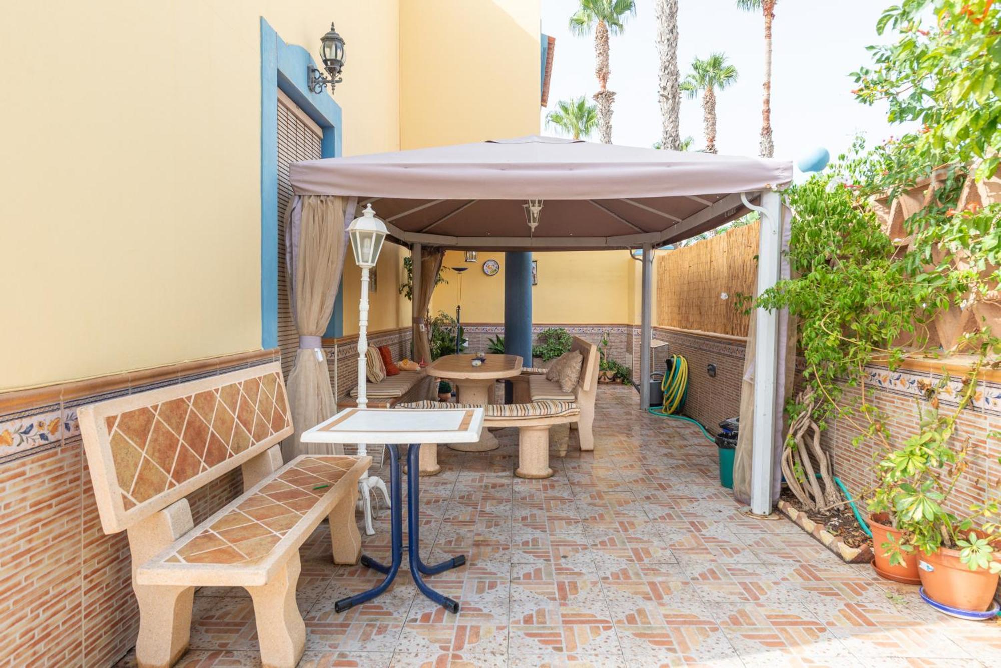 Valentina - Renovated On Alamos Villa