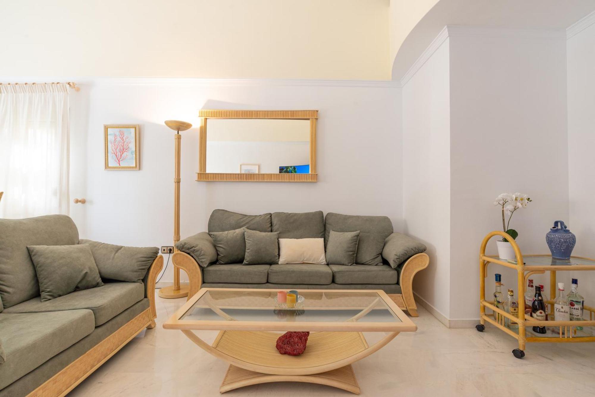 Valentina - Renovated On Alamos Torremolinos