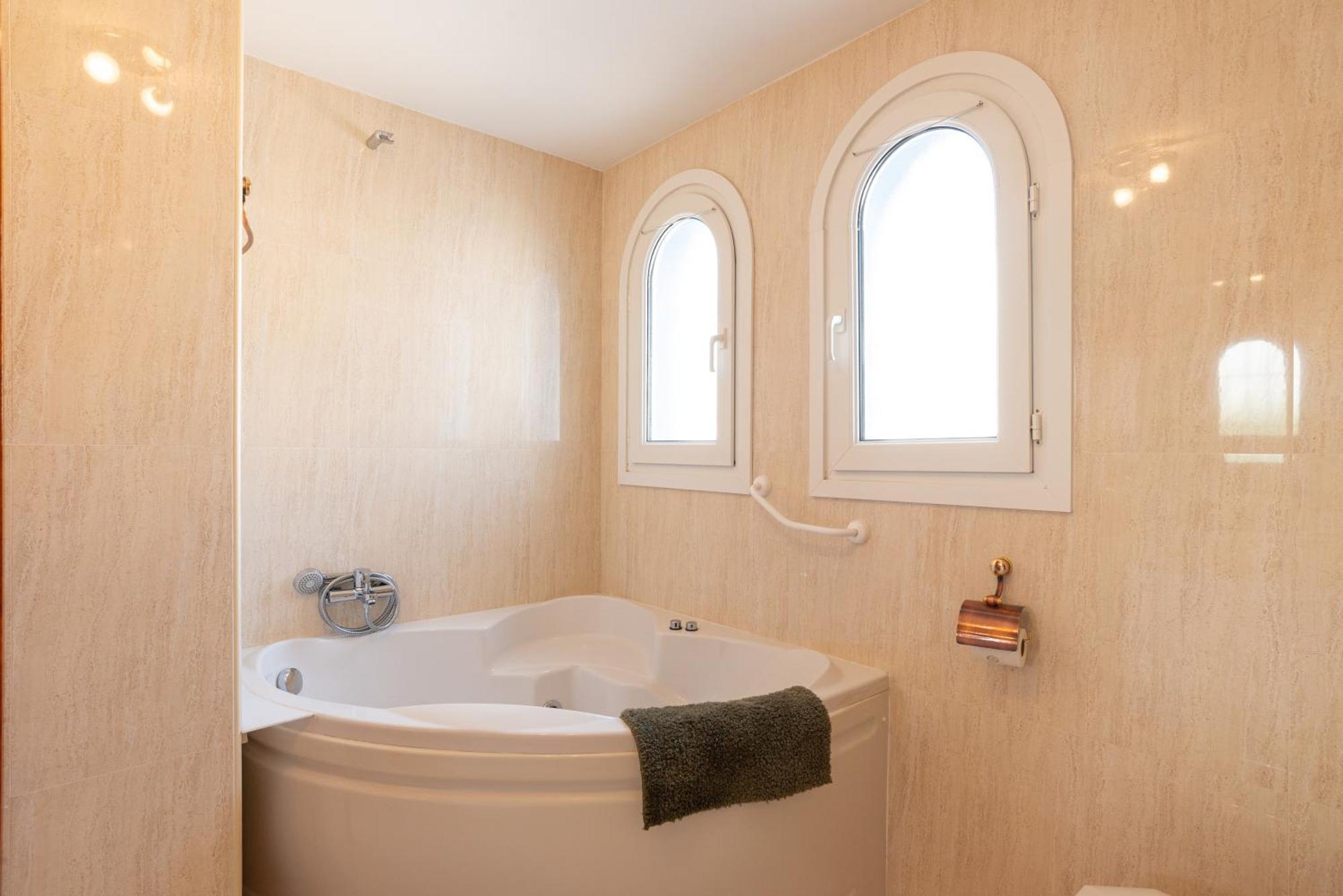 Villa Valentina - Renovated On Alamos *
