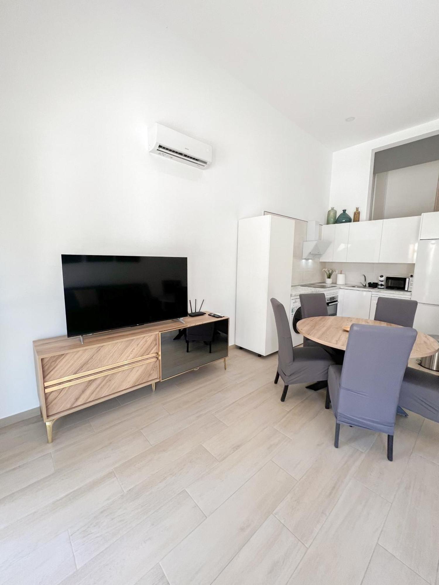 Modern & Family Flat Carihuela 3 Bdr Torremolinos