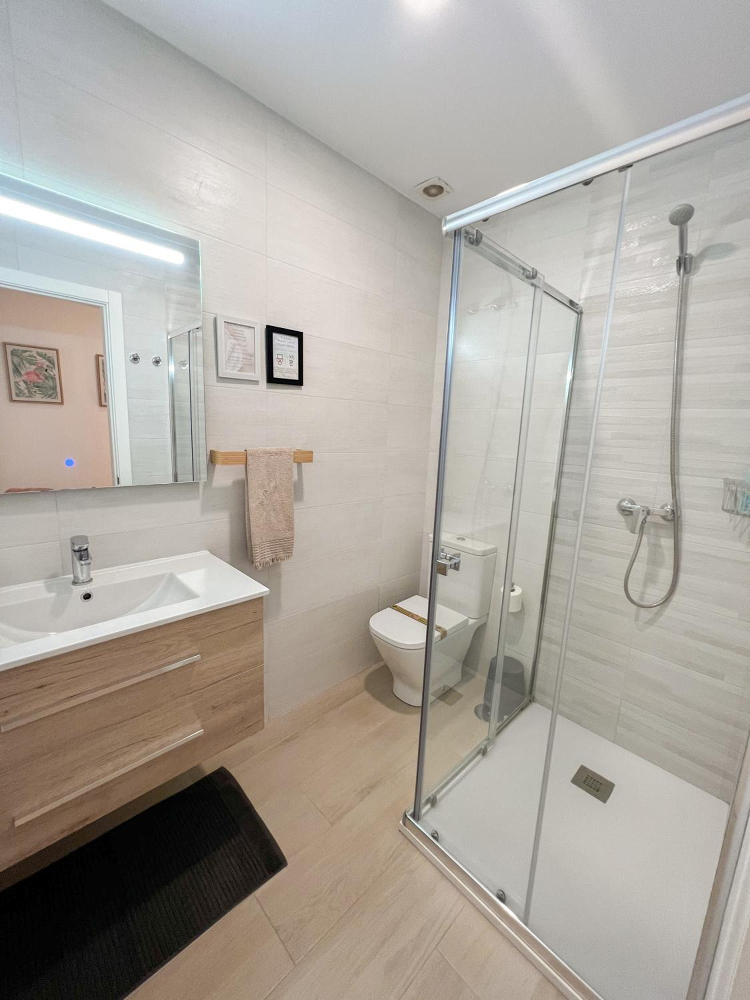 Modern & Family Flat Carihuela 3 Bdr Appartement