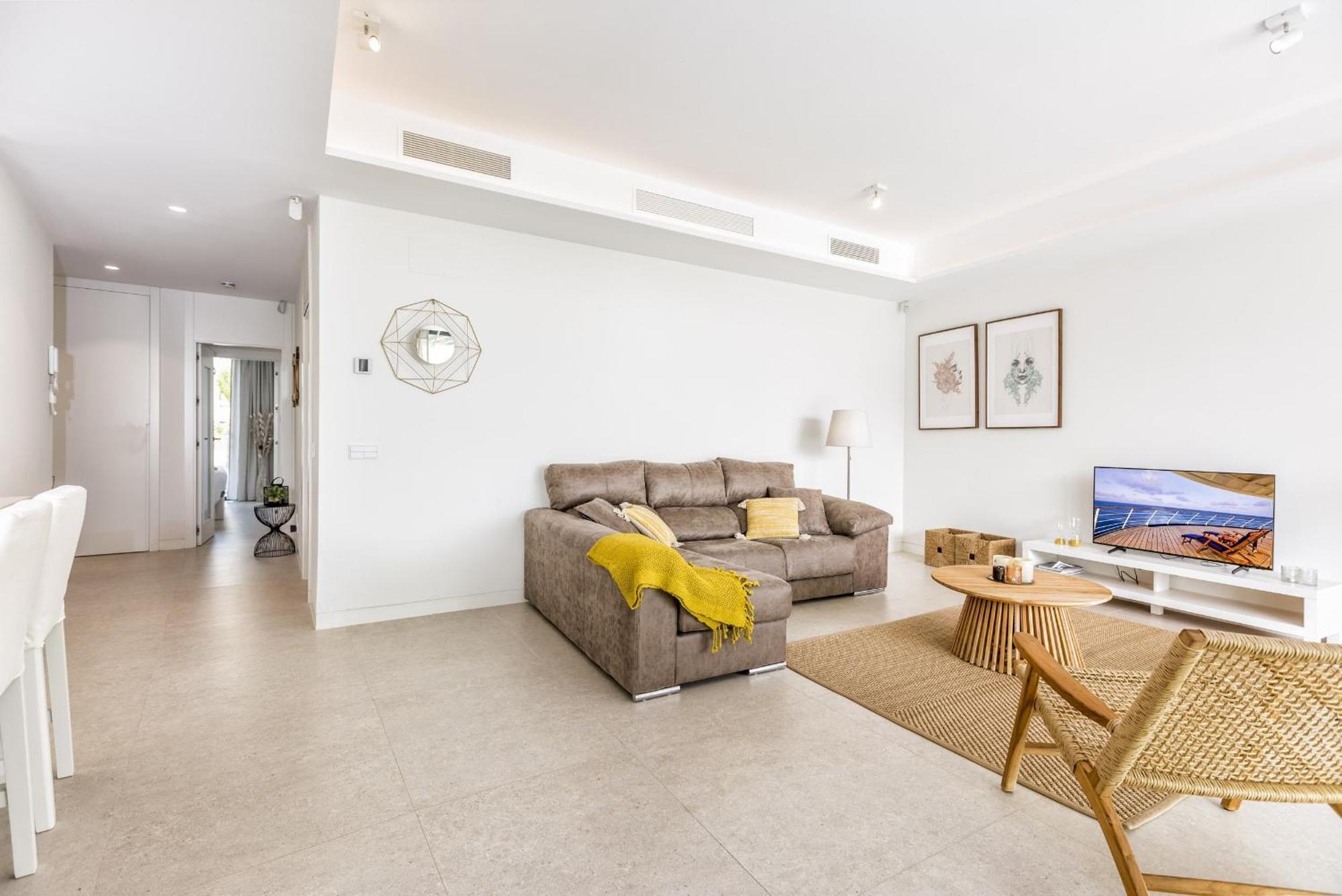 Vivi Homes - Rembrandt Pool, Sauna, Gym & Sea View Apartamento *