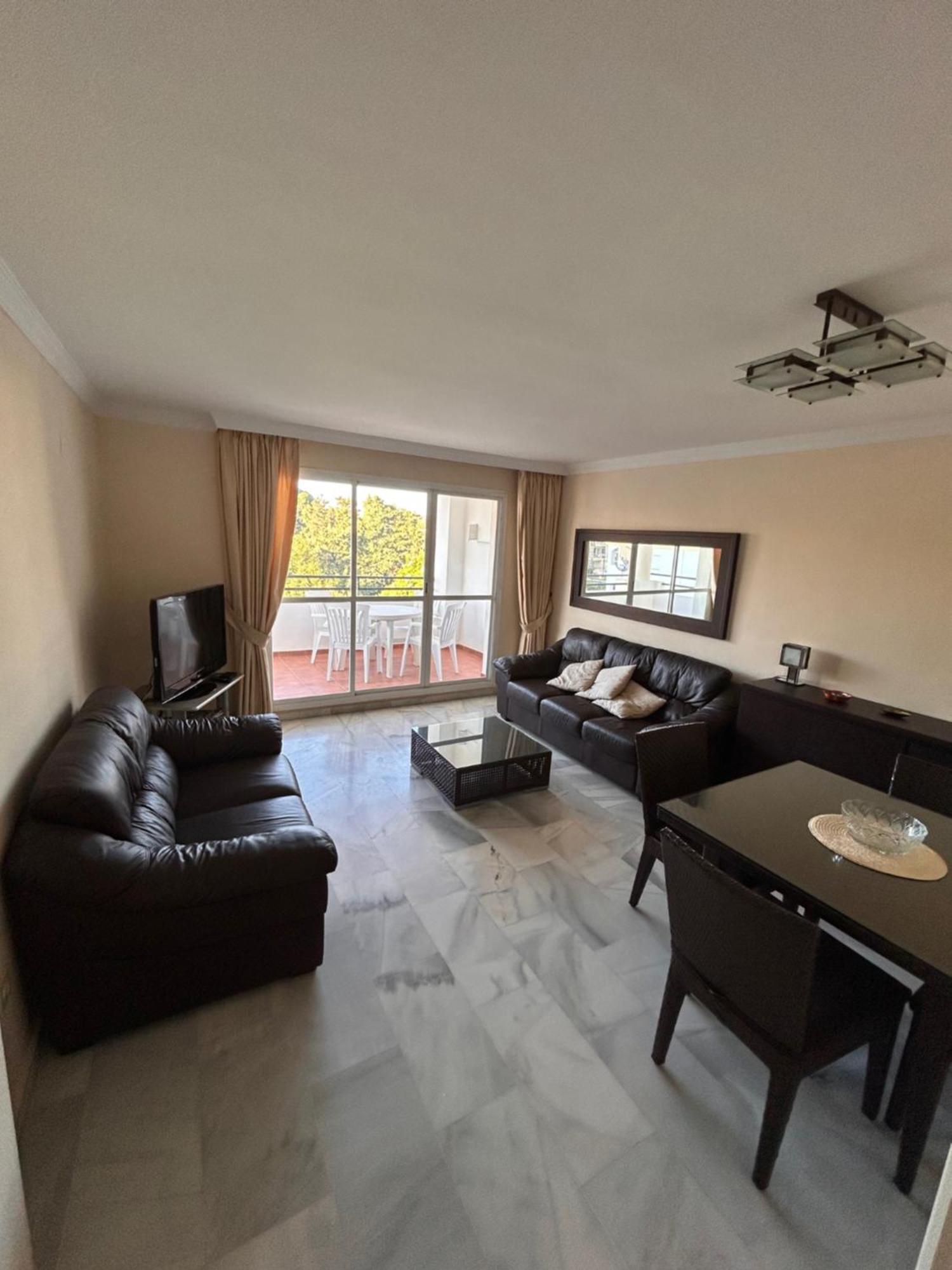 Nidos Apartment *