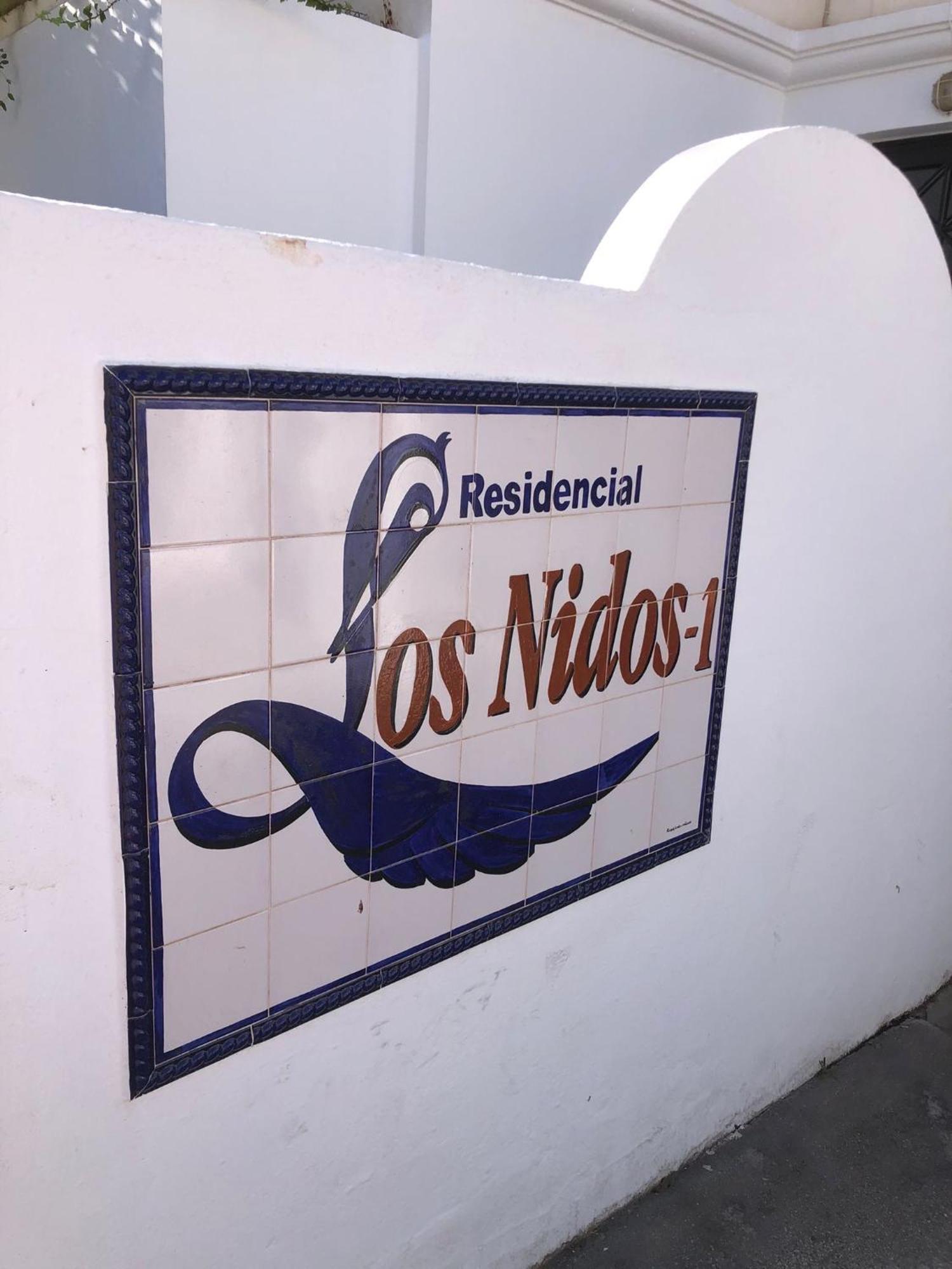 Nidos *
