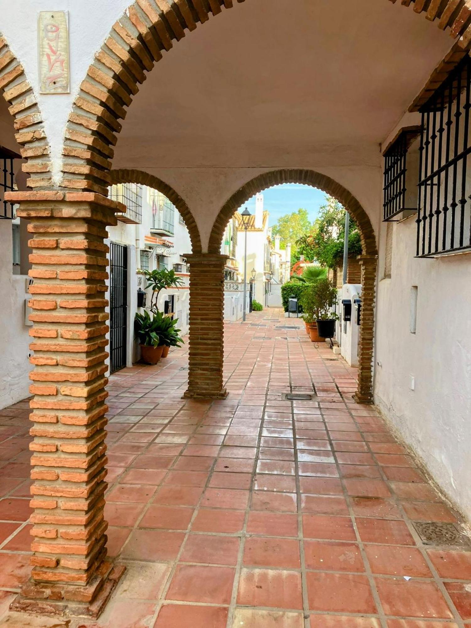 Casa Moderna Con Gimnasio *