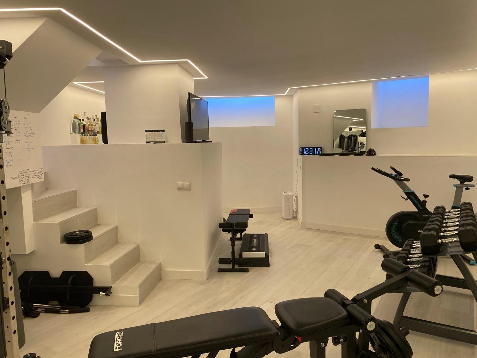 Casa Moderna Con Gimnasio