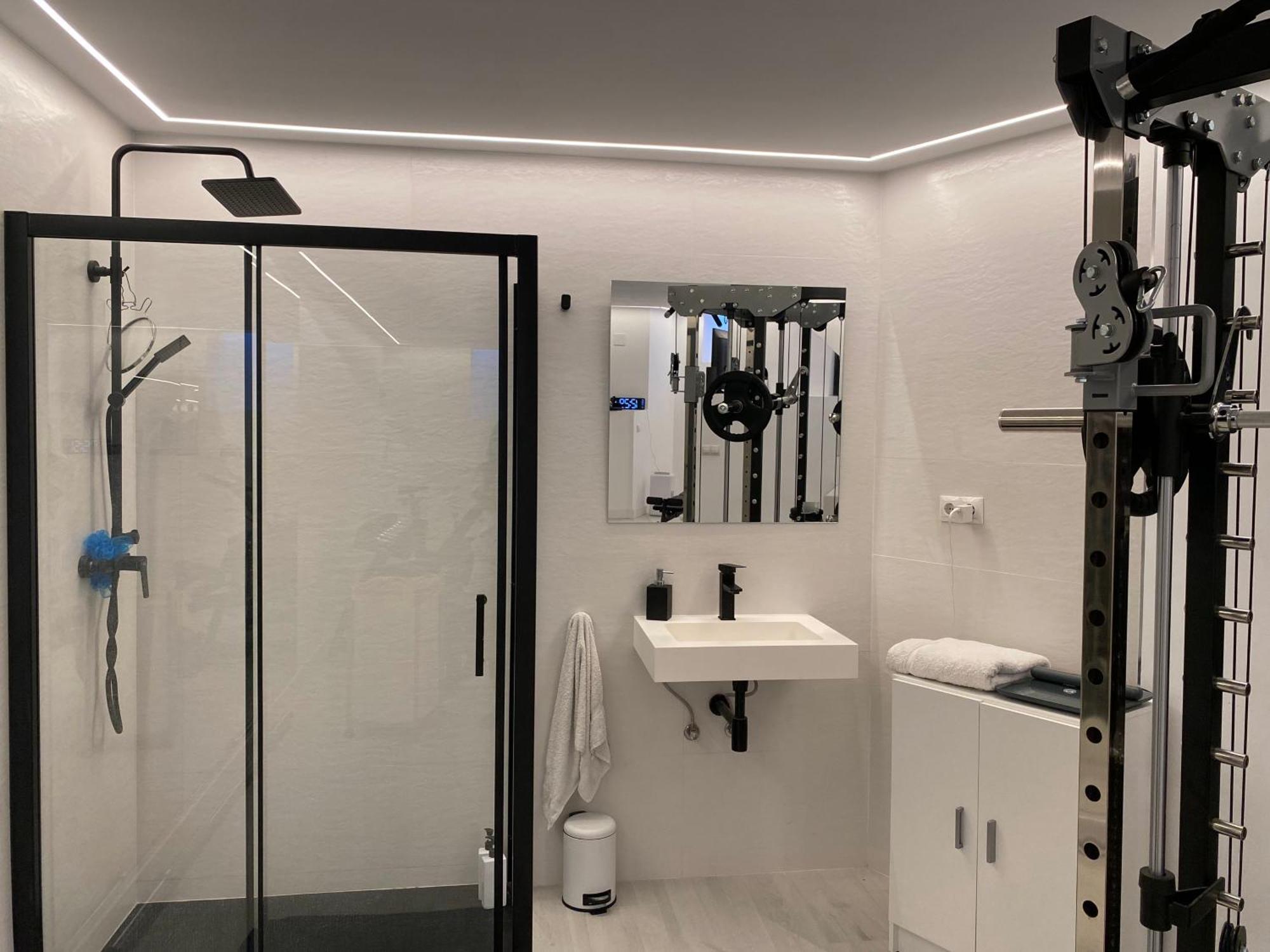 Casa Moderna Con Gimnasio