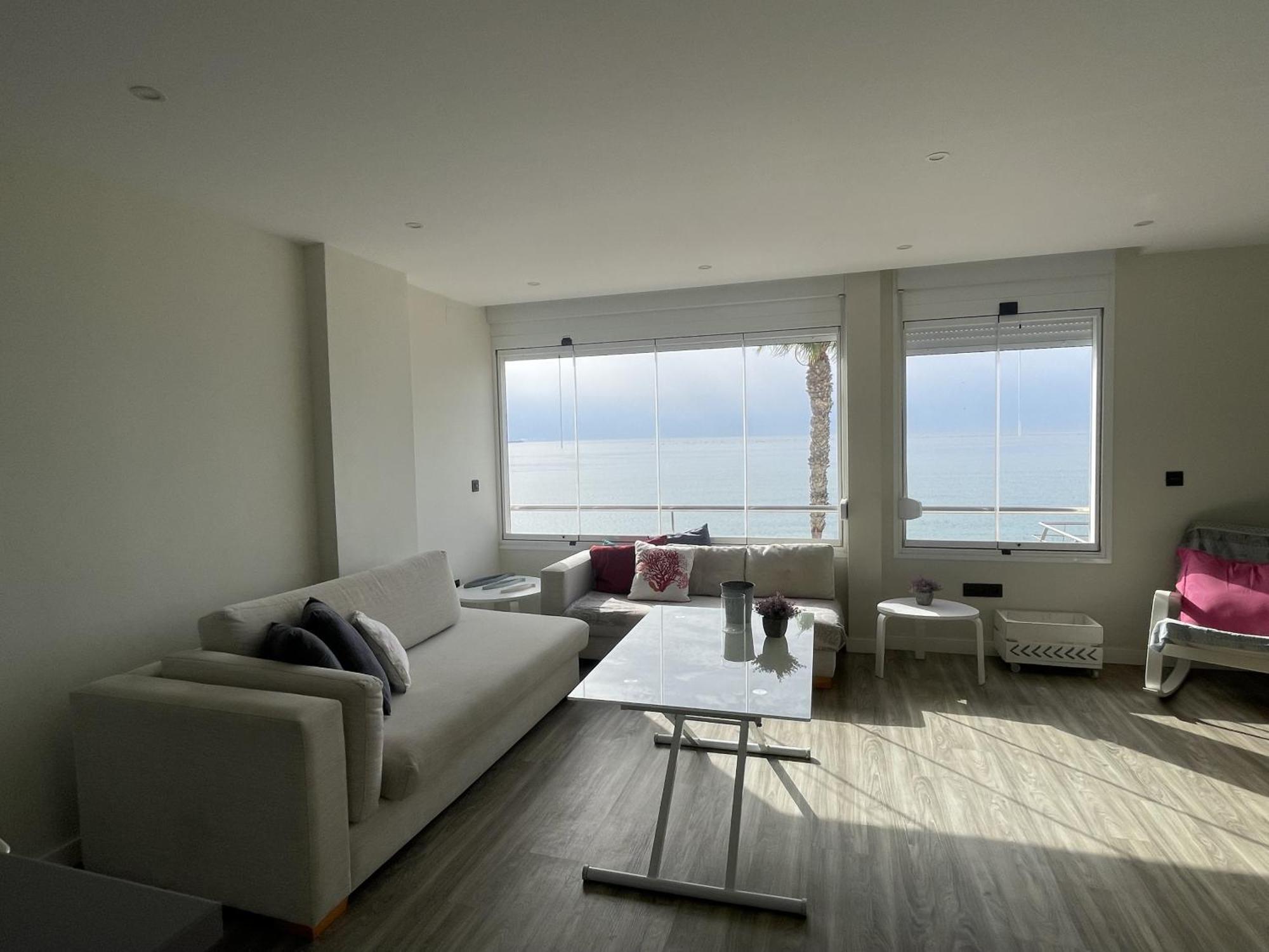 Moderno Piso Mirando Al Mar Appartement