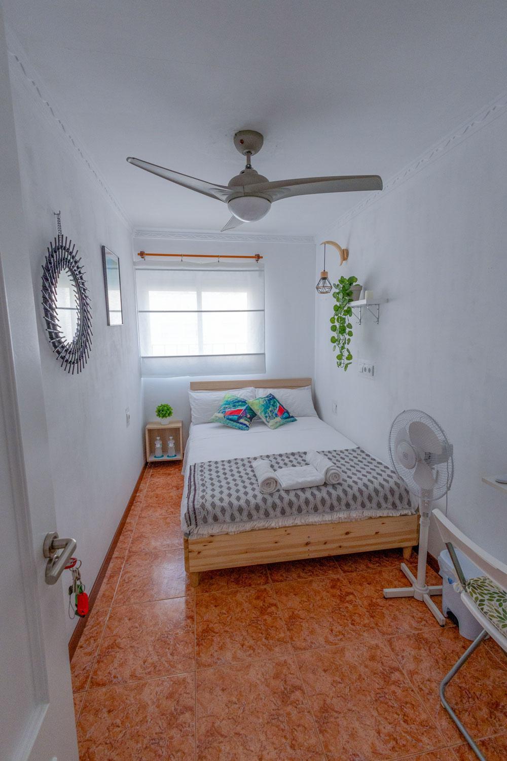 Habitacion Cama Matrimonio Piso Compartido Homestay Torremolinos
