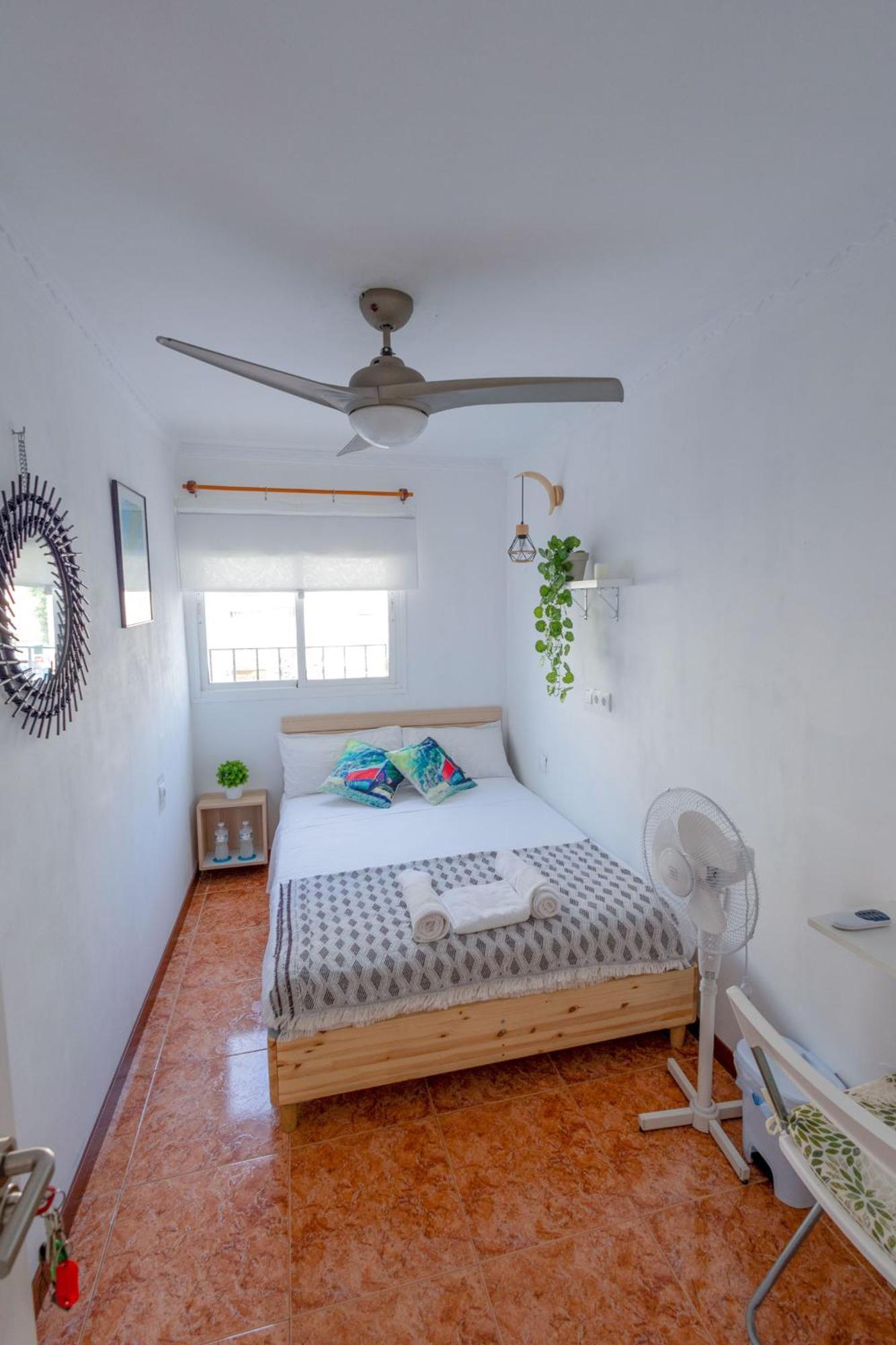 Homestay Habitacion Cama Matrimonio Piso Compartido