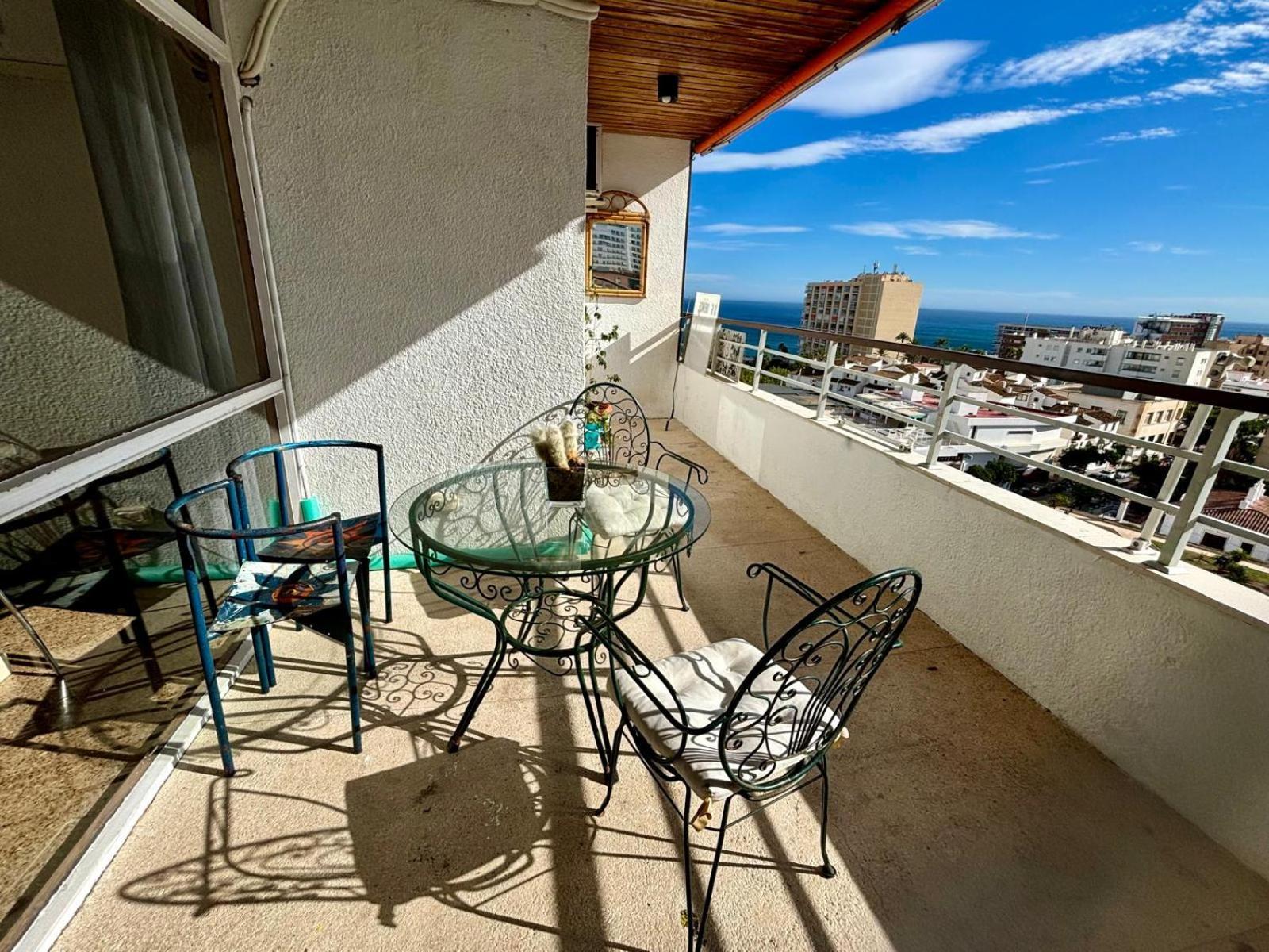 Estudio De 70 Mts 2 Personas En La Nogalera With Terrace Sea Views Torremolinos