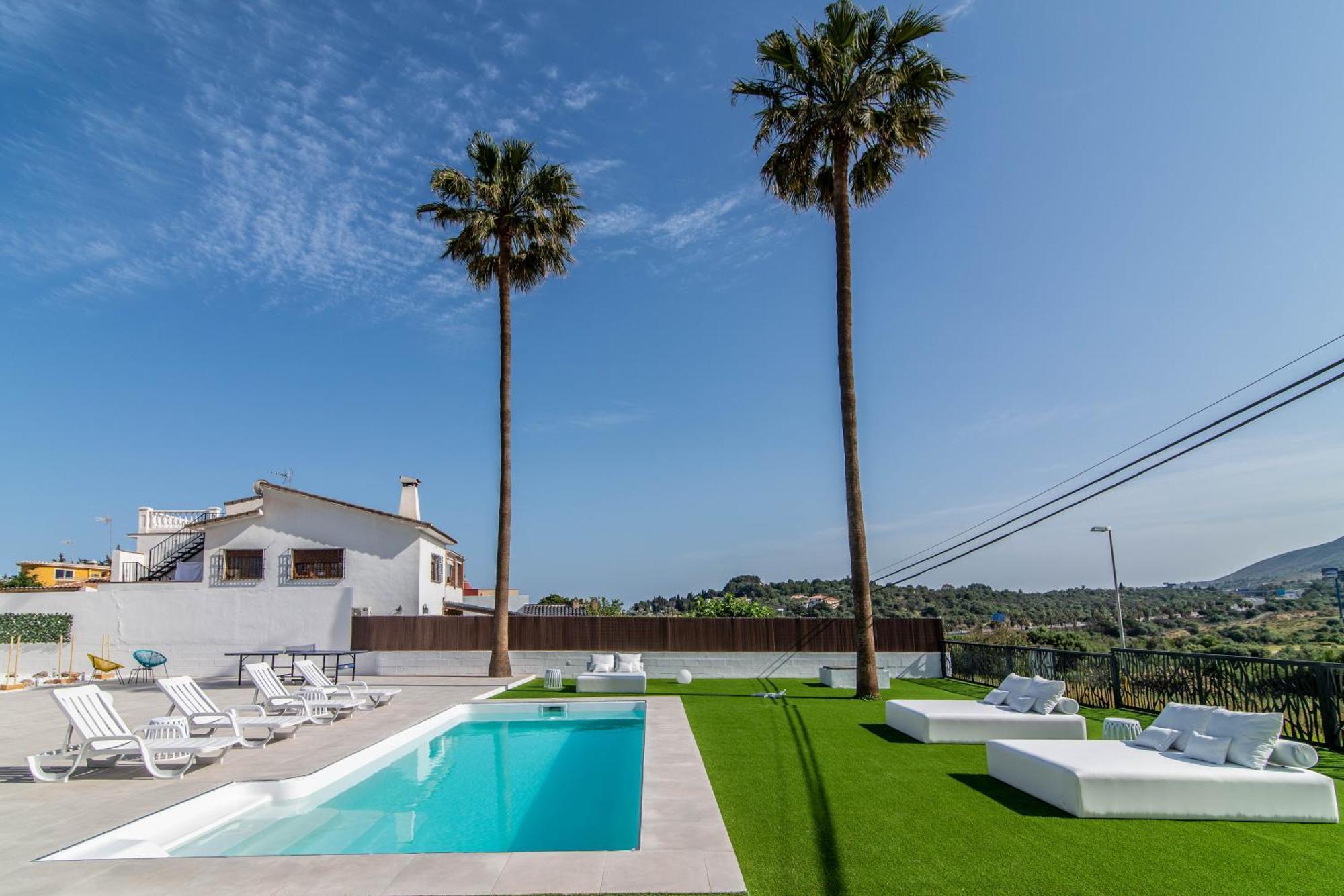 Palm Tree 5 Bdr Pool & Bbq Villa Torremolinos