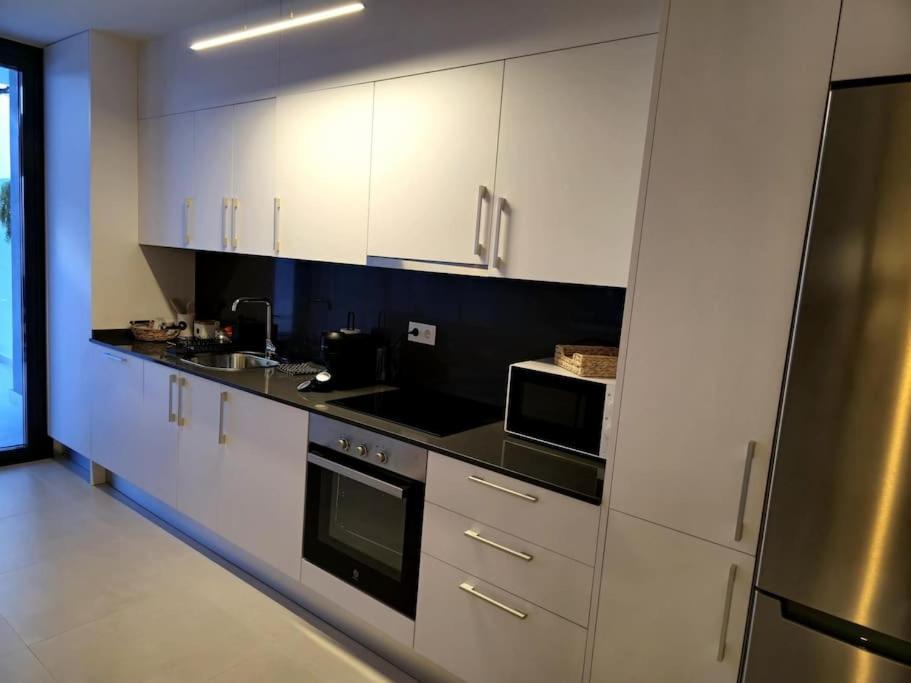 Samuel Luxury 2bedroom Apartment, Large Patio, Free Wifi And Private Parking By Namaste Elite Apartment *