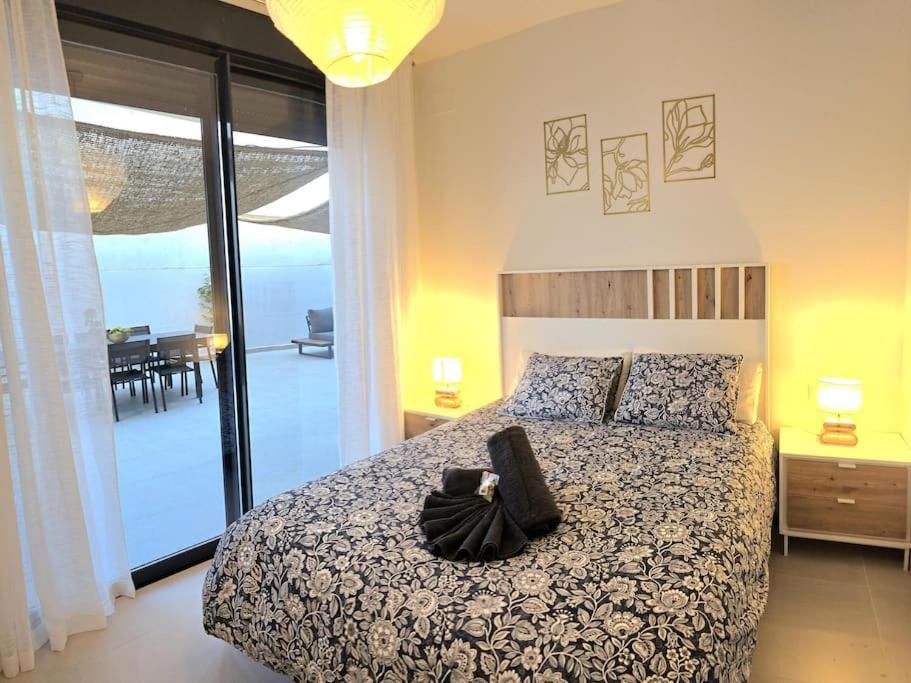 Samuel Luxury 2bedroom Apartment, Large Patio, Free Wifi And Private Parking By Namaste Elite