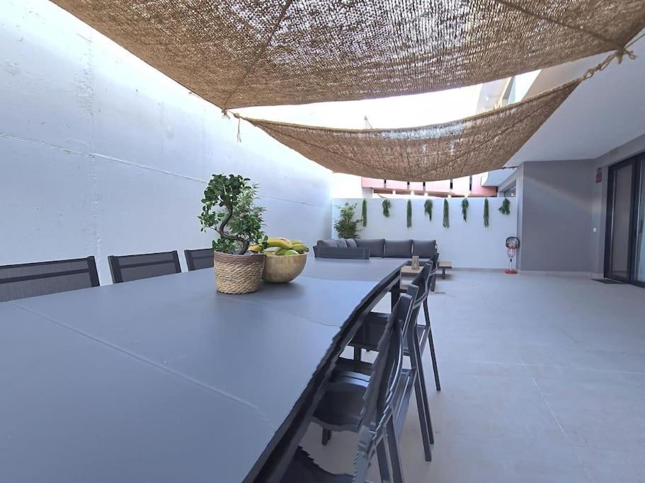 Samuel Luxury 2bedroom Apartment, Large Patio, Free Wifi And Private Parking By Namaste Elite Apartment