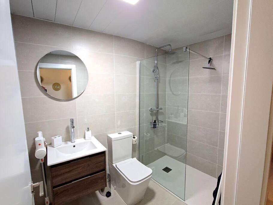 Apartment Samuel Luxury 2bedroom Apartment, Large Patio, Free Wifi And Private Parking By Namaste Elite