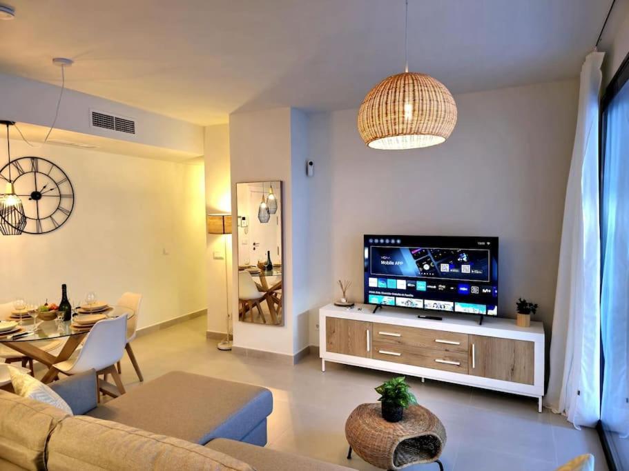 Apartment Samuel Luxury 2bedroom Apartment, Large Patio, Free Wifi And Private Parking By Namaste Elite