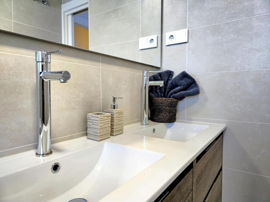 Samuel Luxury 2bedroom Apartment, Large Patio, Free Wifi And Private Parking By Namaste Elite Apartment Torremolinos