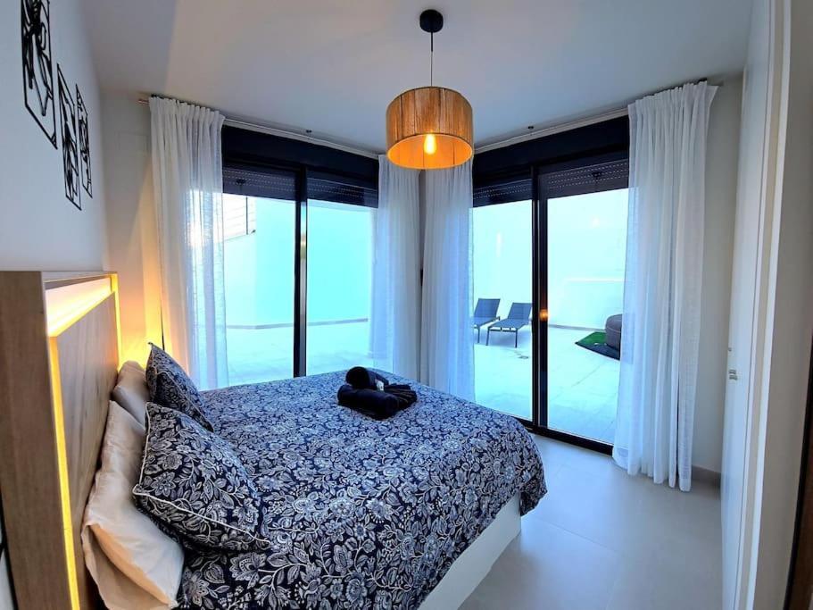 Apartment Samuel Luxury 2bedroom Apartment, Large Patio, Free Wifi And Private Parking By Namaste Elite