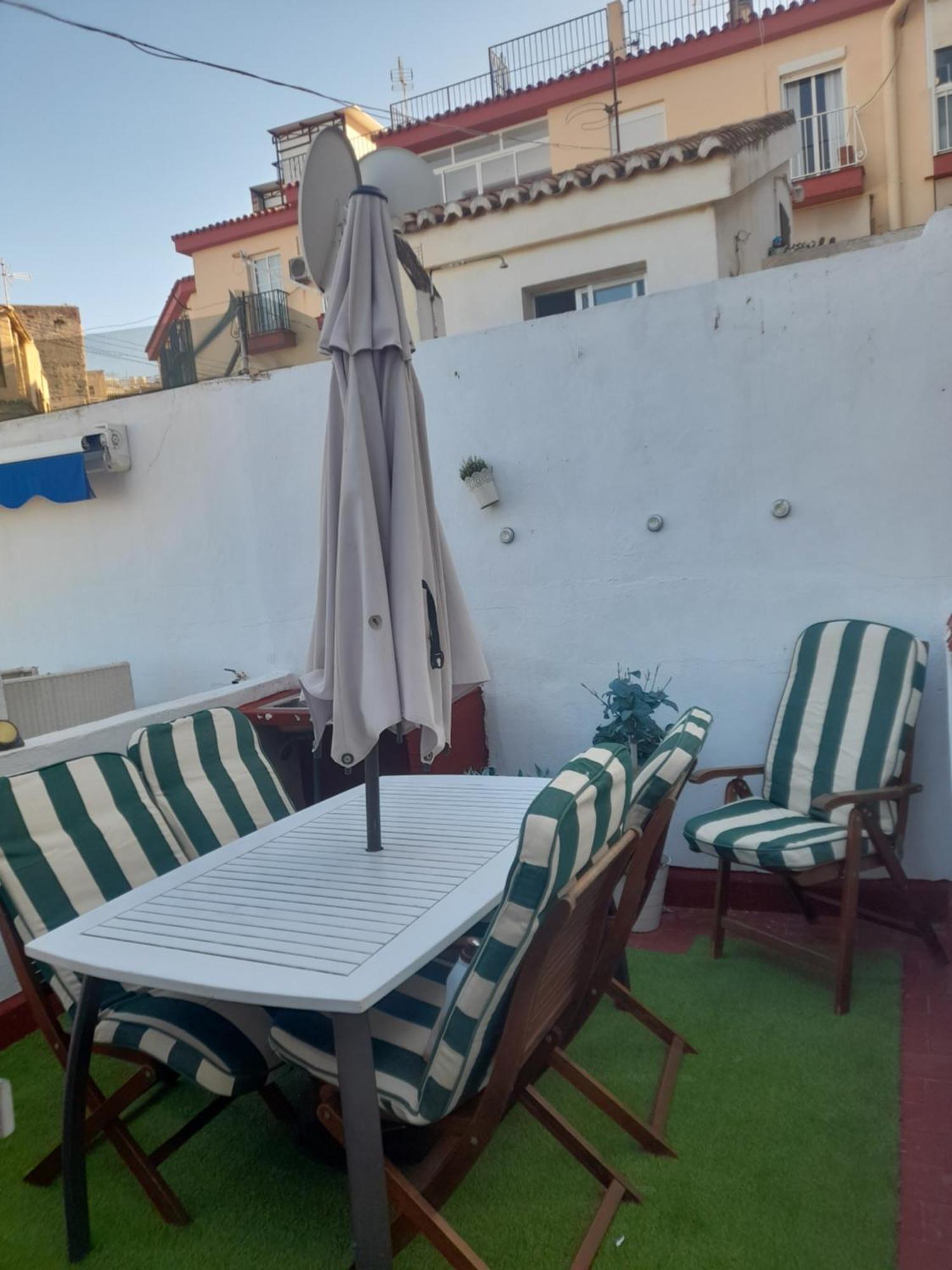 Cuesta Del Tajillo Apartment *