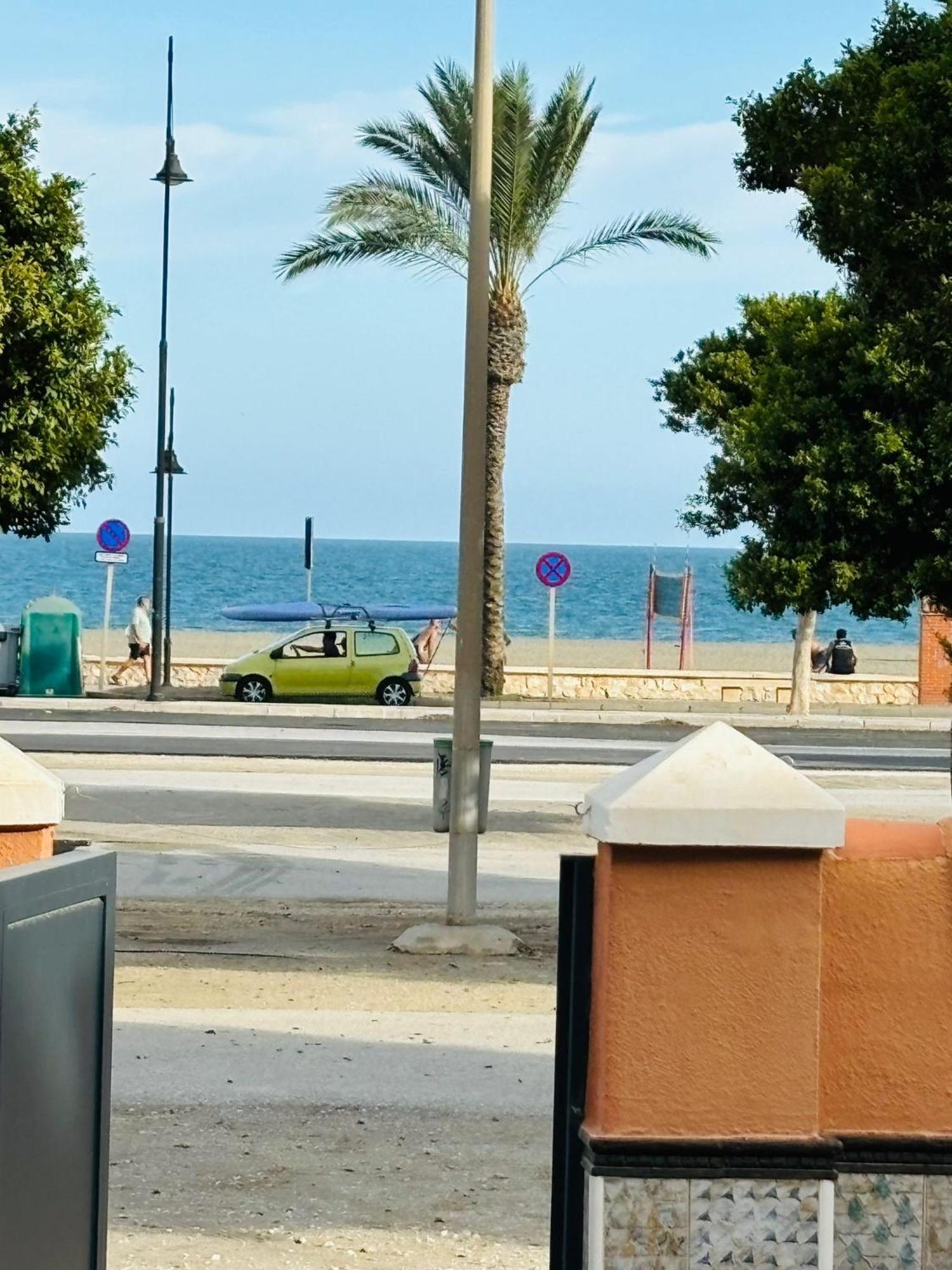 Villa Con Piscina Privada En Primera Linea De Playa