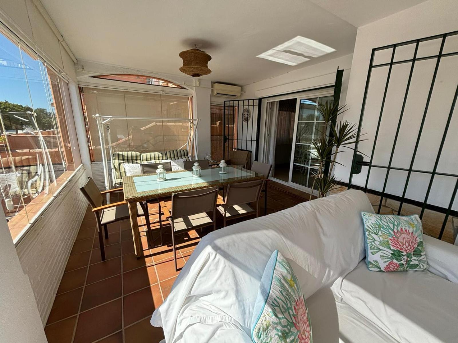 Con Piscina Privada En Primera Linea De Playa *