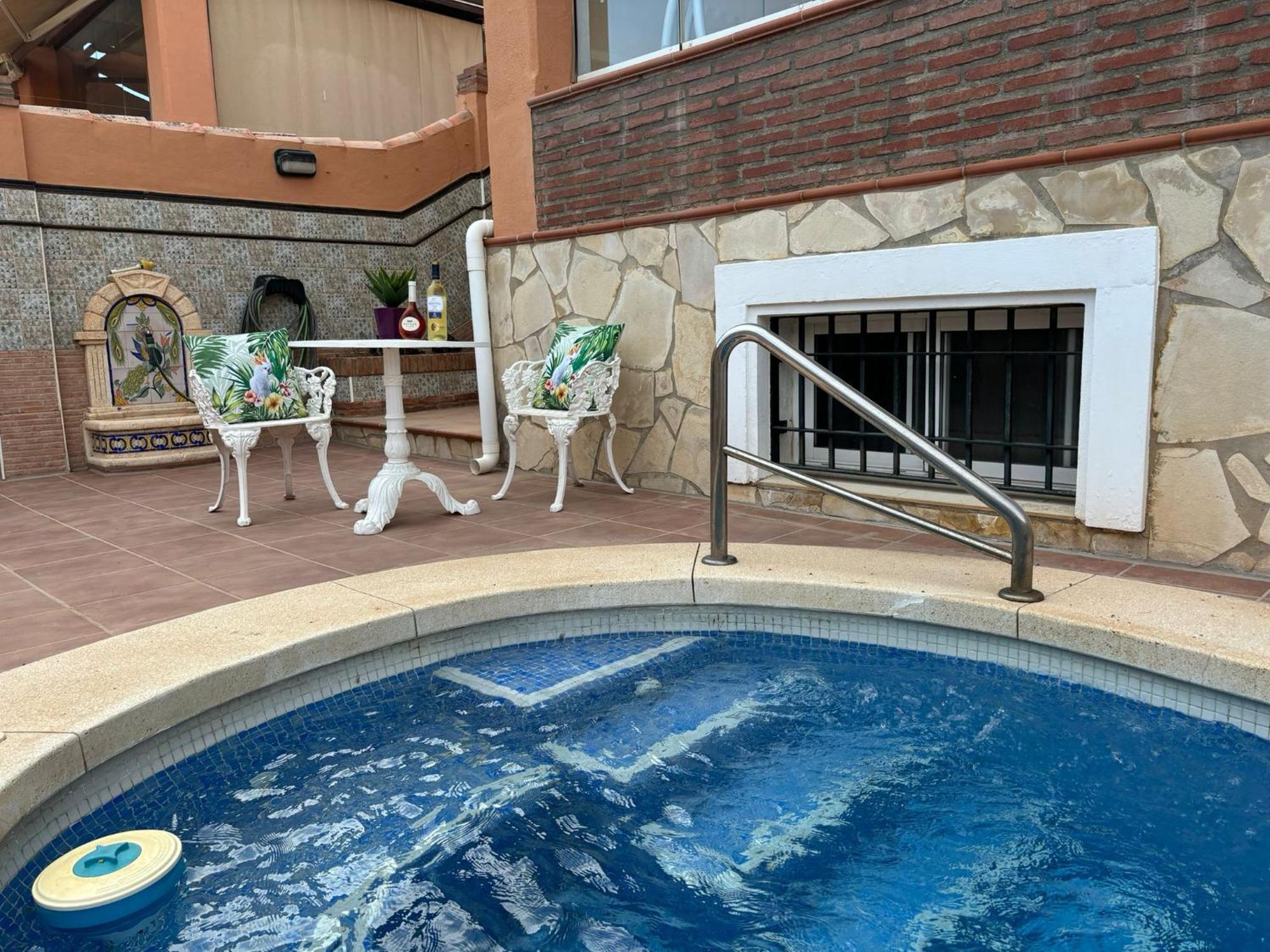Con Piscina Privada En Primera Linea De Playa