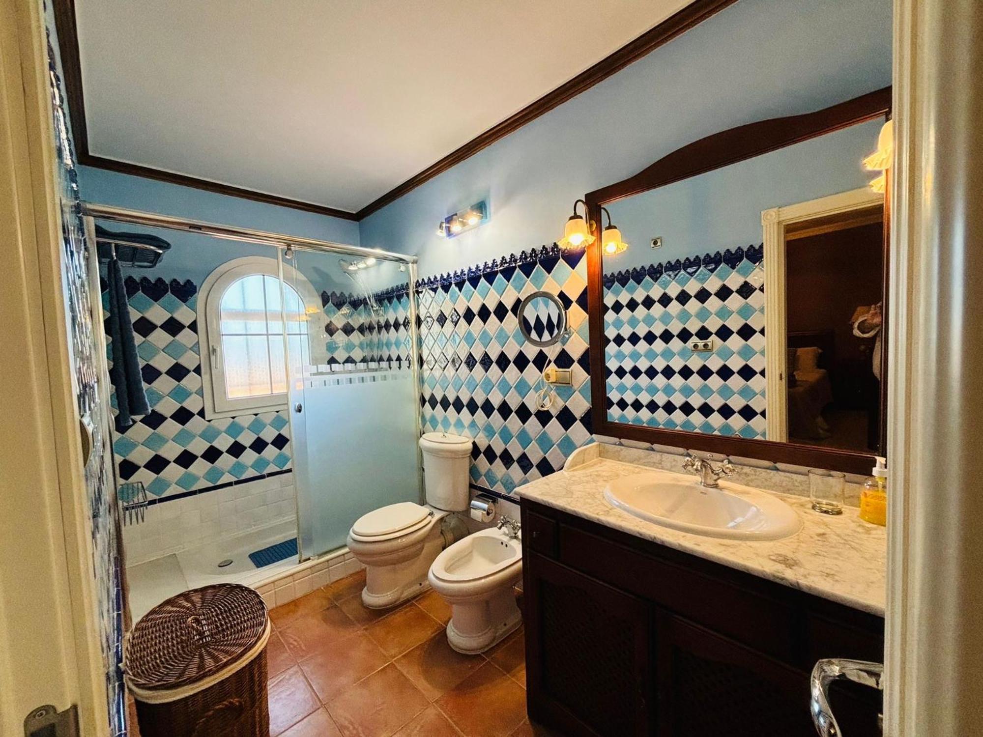 Con Piscina Privada En Primera Linea De Playa Villa Torremolinos