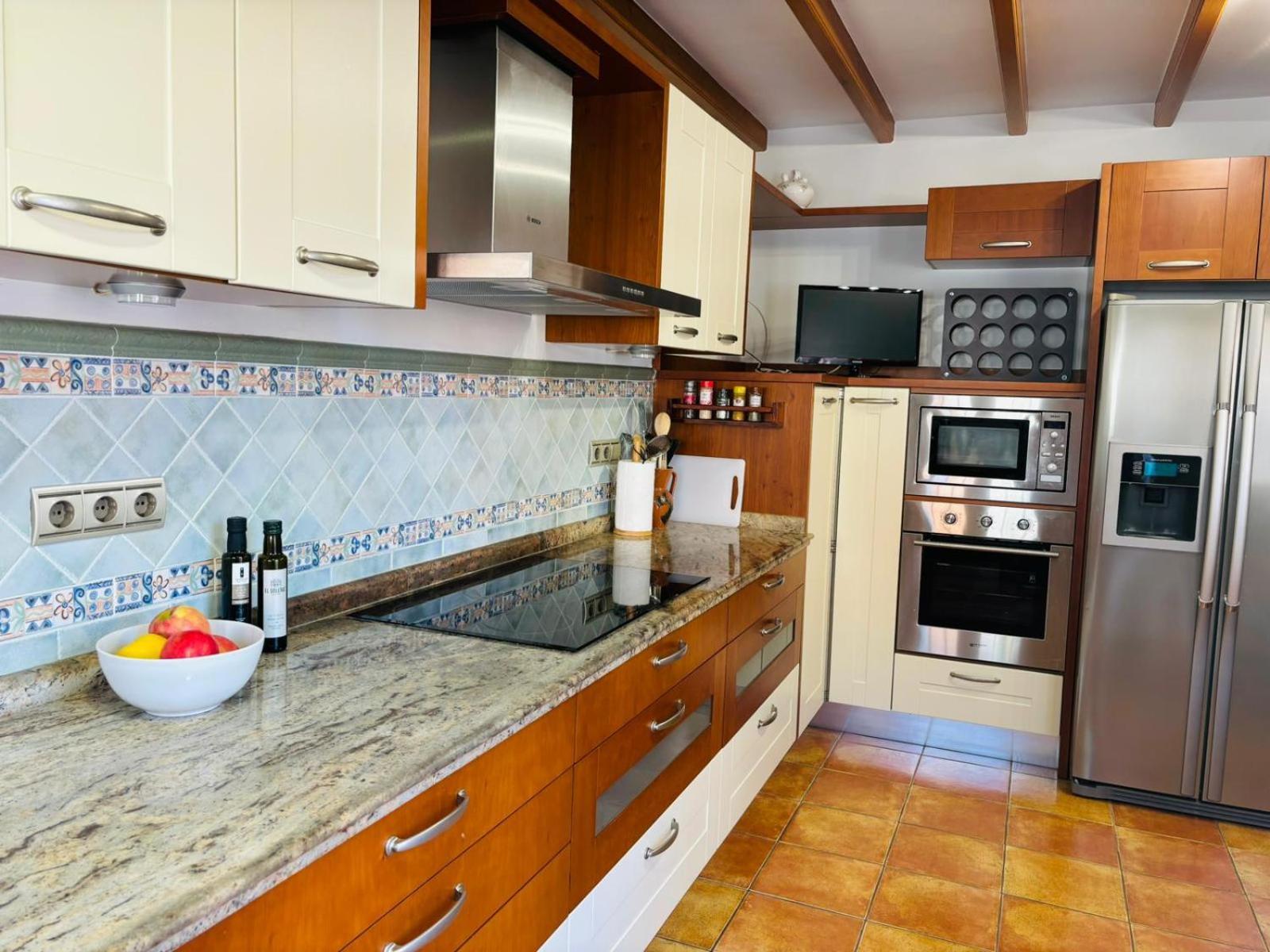 Con Piscina Privada En Primera Linea De Playa Torremolinos