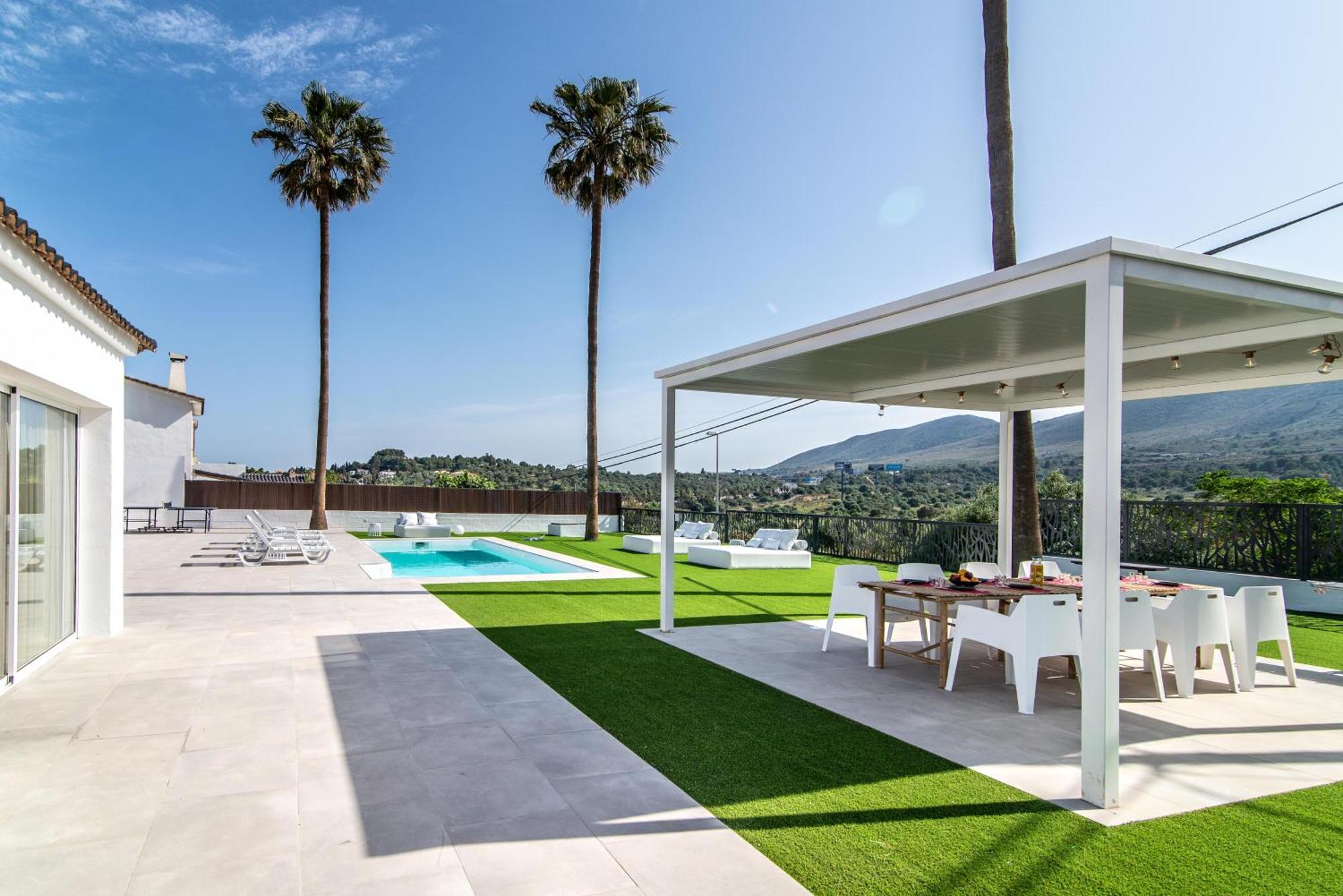 Palm Tree 5 Bdr Pool & Bbq Villa