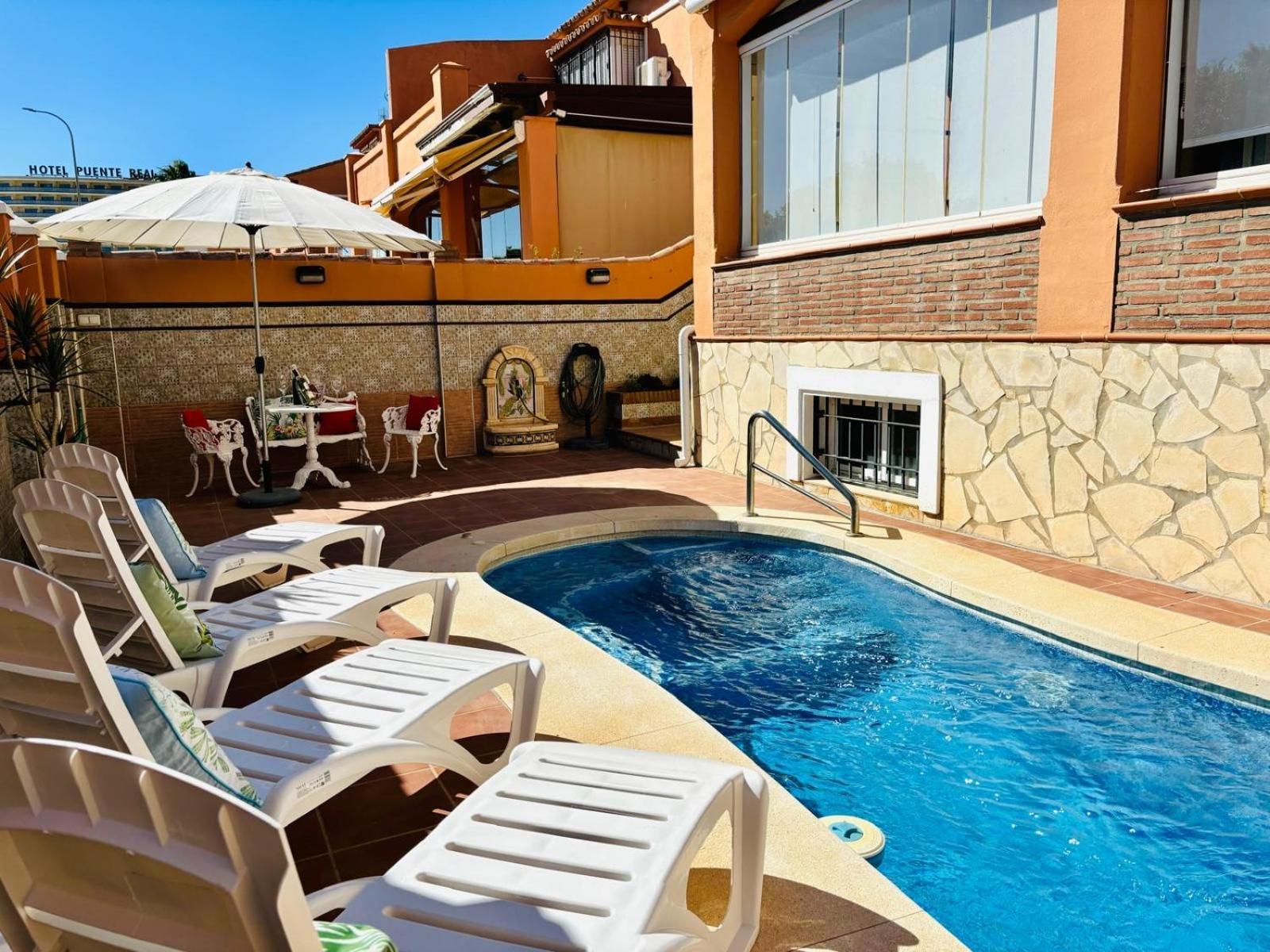 Villa Con Piscina Privada En Primera Linea De Playa *