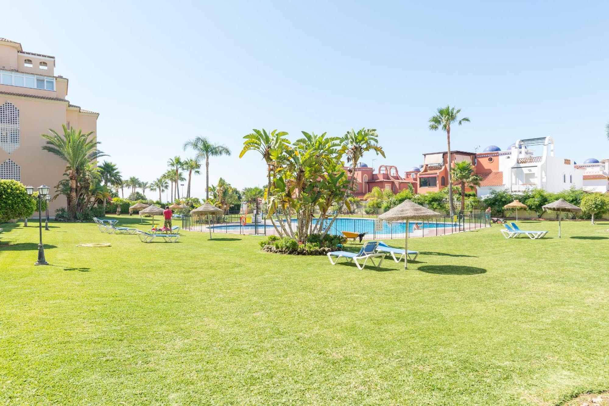 Boho Chic- Beachfront - Free Bikes - Salt Water Pool Torremolinos