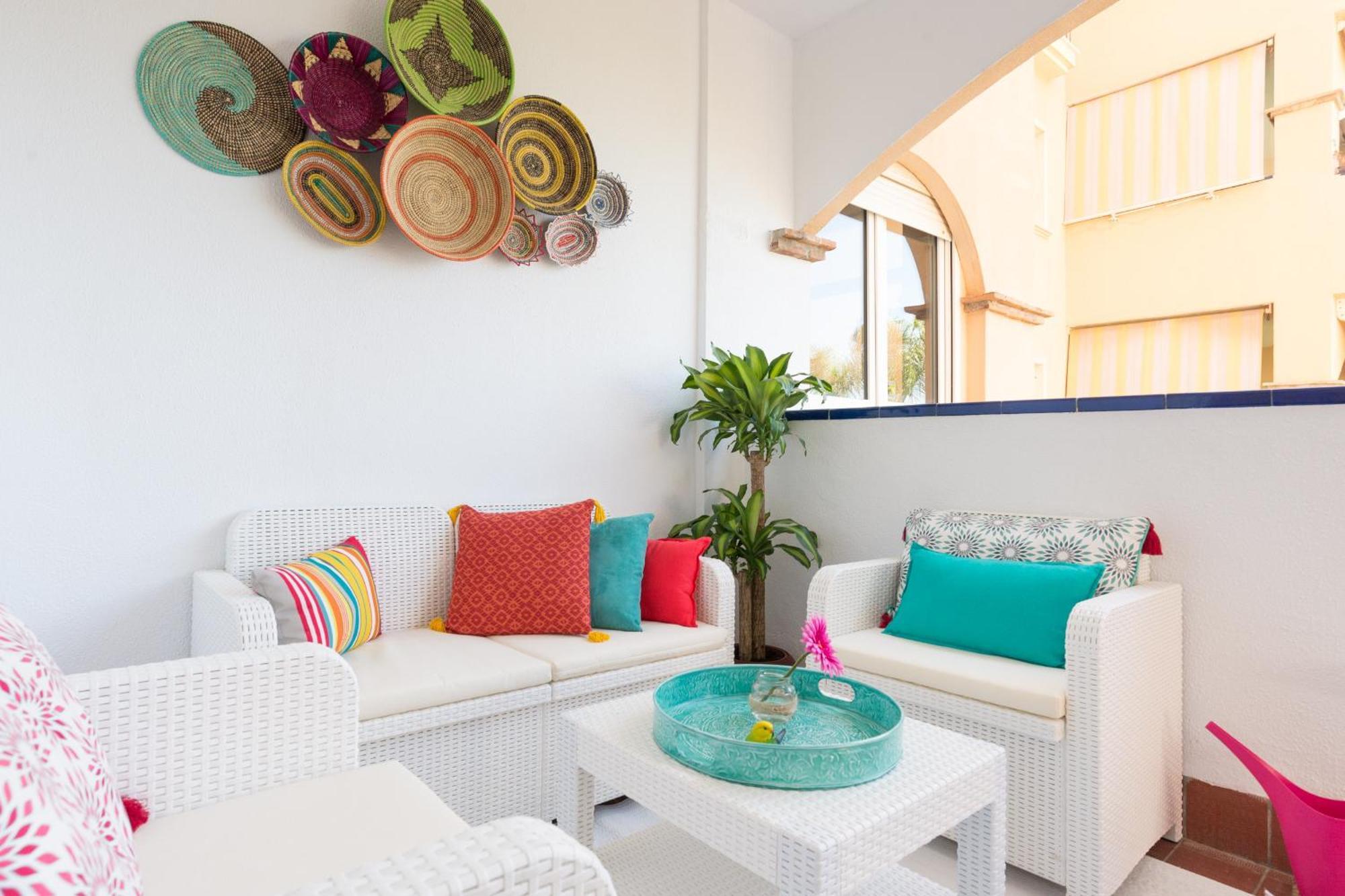 Apartment Boho Chic- Beachfront - Free Bikes - Salt Water Pool *
