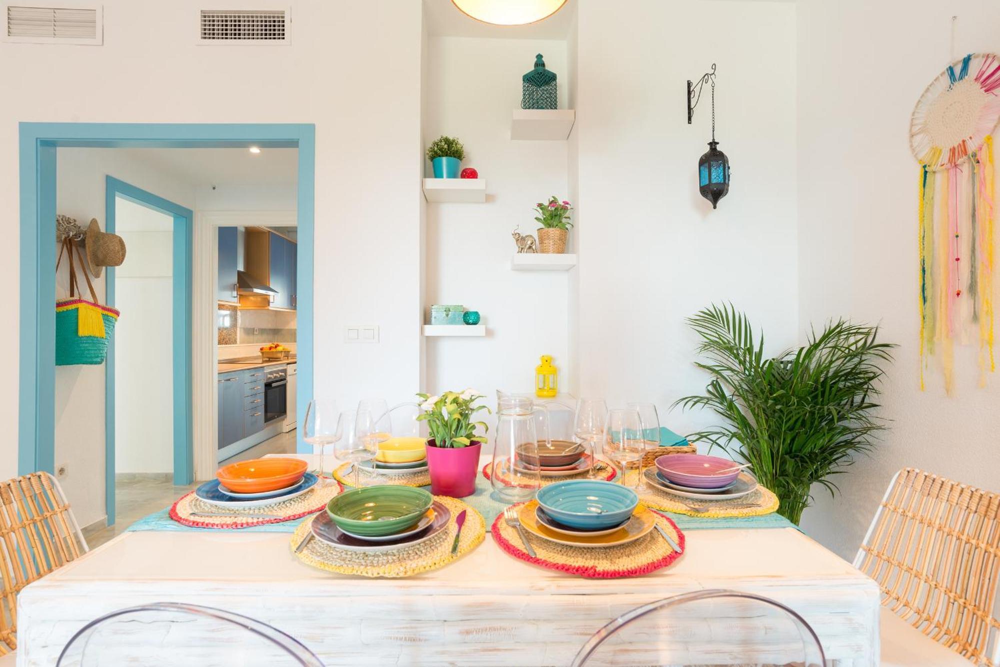 Apartment Boho Chic- Beachfront - Free Bikes - Salt Water Pool Torremolinos