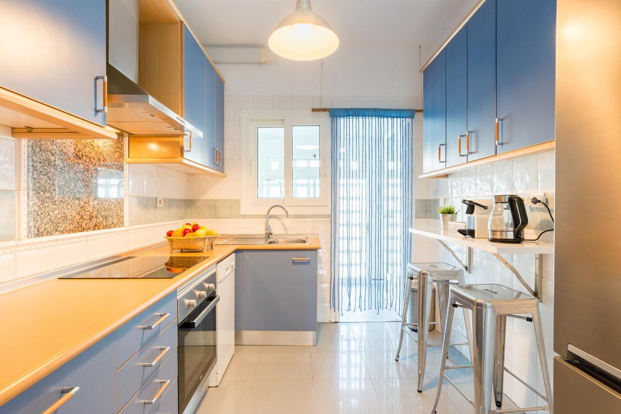 Apartment Boho Chic- Beachfront - Free Bikes - Salt Water Pool *