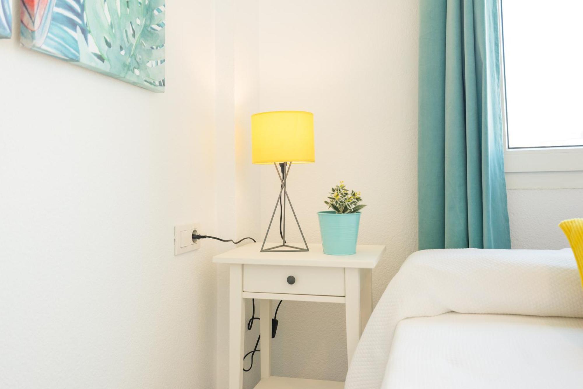 Boho Chic- Beachfront - Free Bikes - Salt Water Pool Apartment *