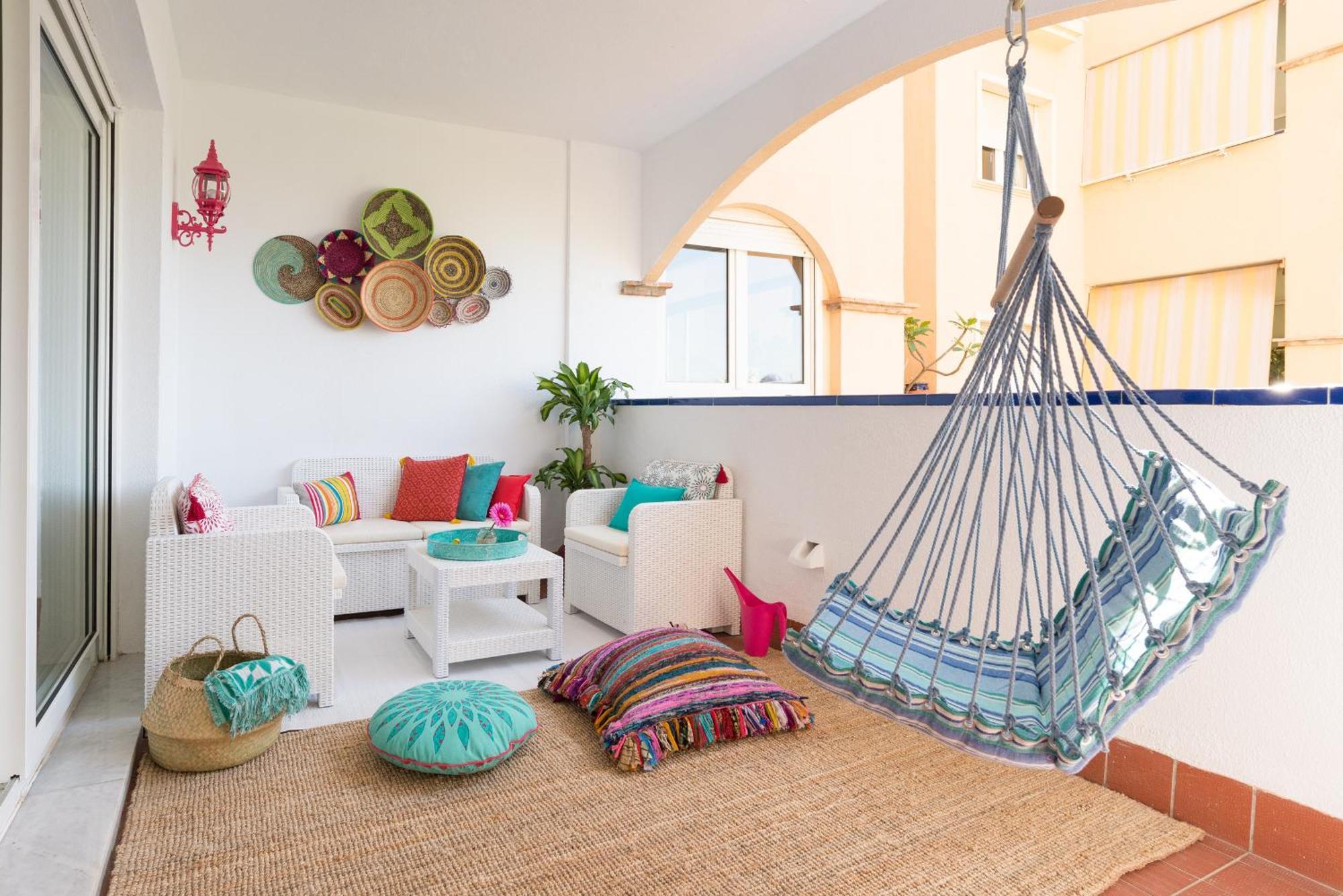 Apartment Boho Chic- Beachfront - Free Bikes - Salt Water Pool
