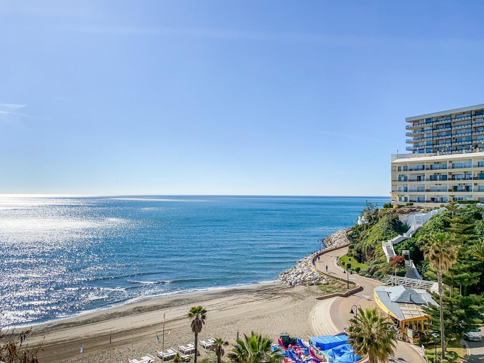 Roca Chica - Parking - Frente Playa - Terraza - Wifi - Bajondillo Y Carihuela *