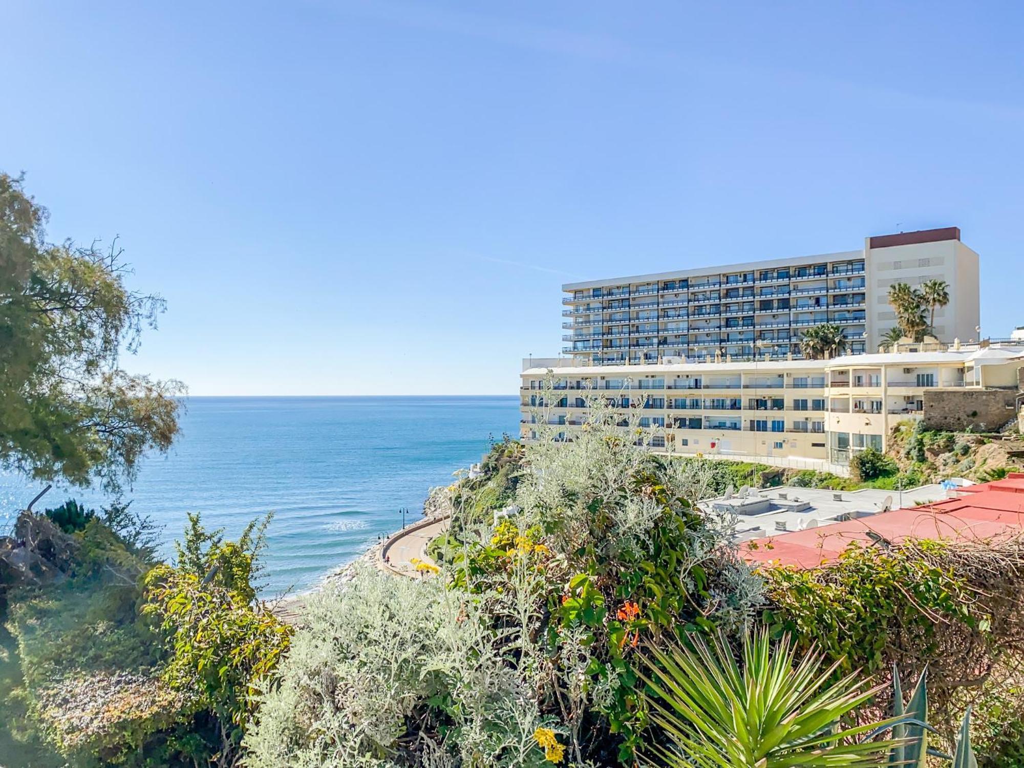 Apartment Roca Chica - Parking - Frente Playa - Terraza - Wifi - Bajondillo Y Carihuela