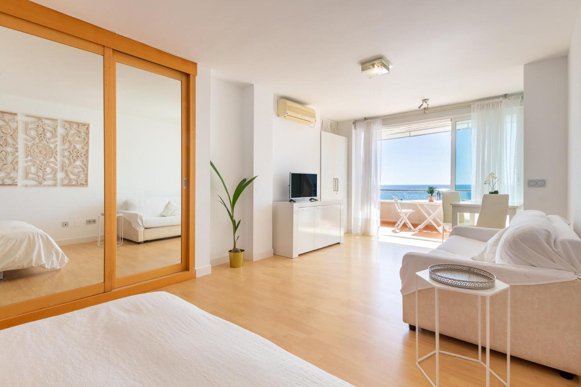 Roca Chica - Parking - Frente Playa - Terraza - Wifi - Bajondillo Y Carihuela Apartment